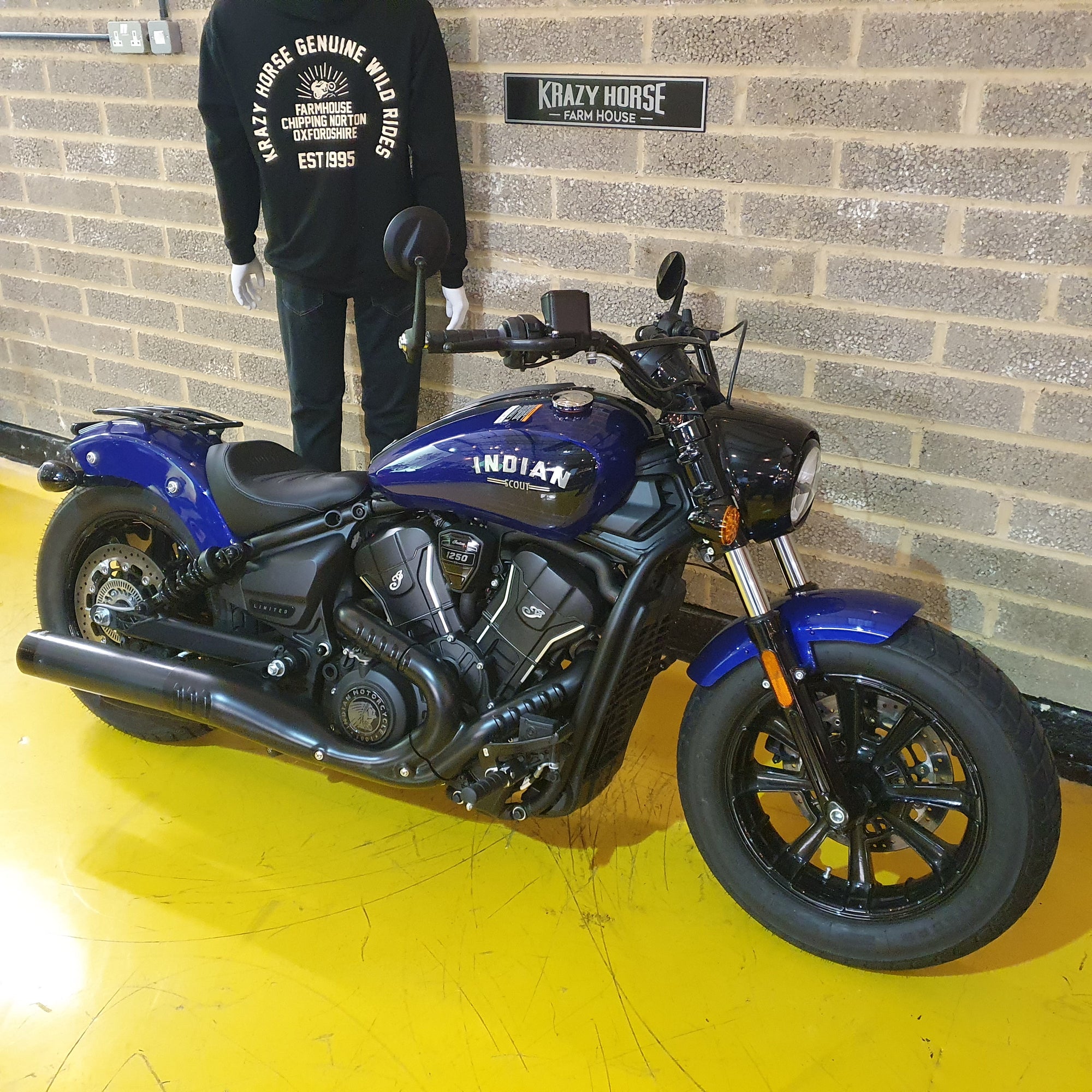 2025 Scout Bobber Limited +Tech - Spirit Blue Metallic -Preloved