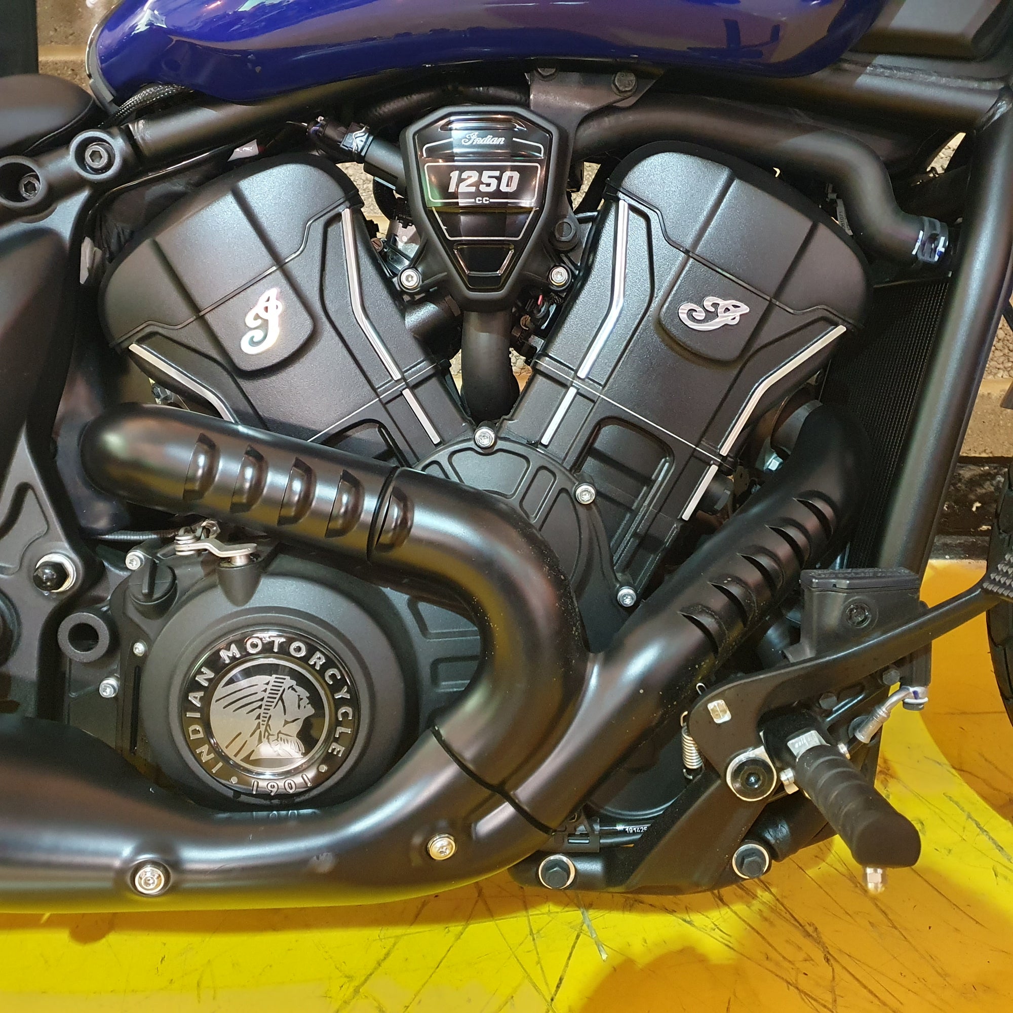 2025 Scout Bobber Limited +Tech - Spirit Blue Metallic -Preloved