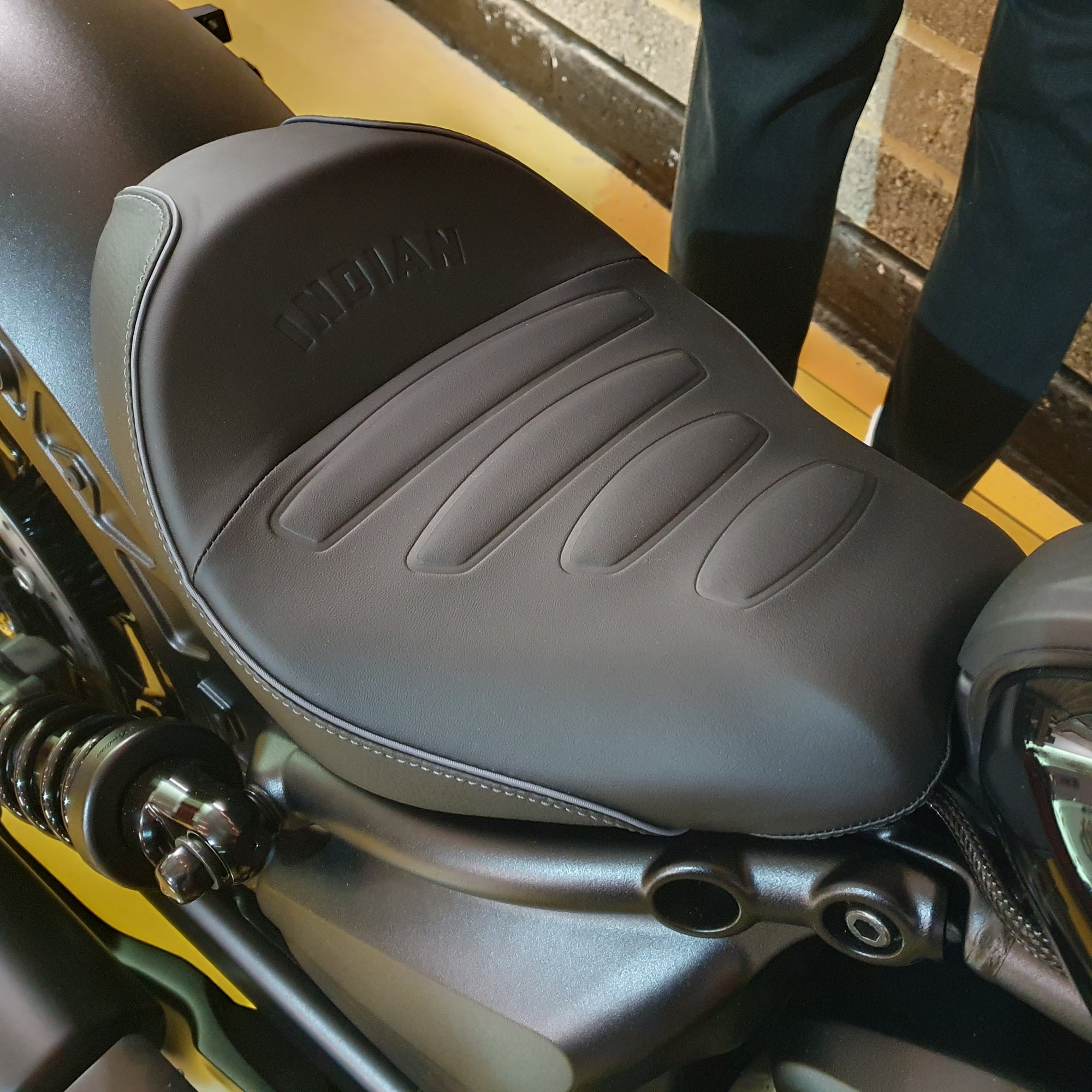 2026 Scout Bobber Sixty - Black Metallic