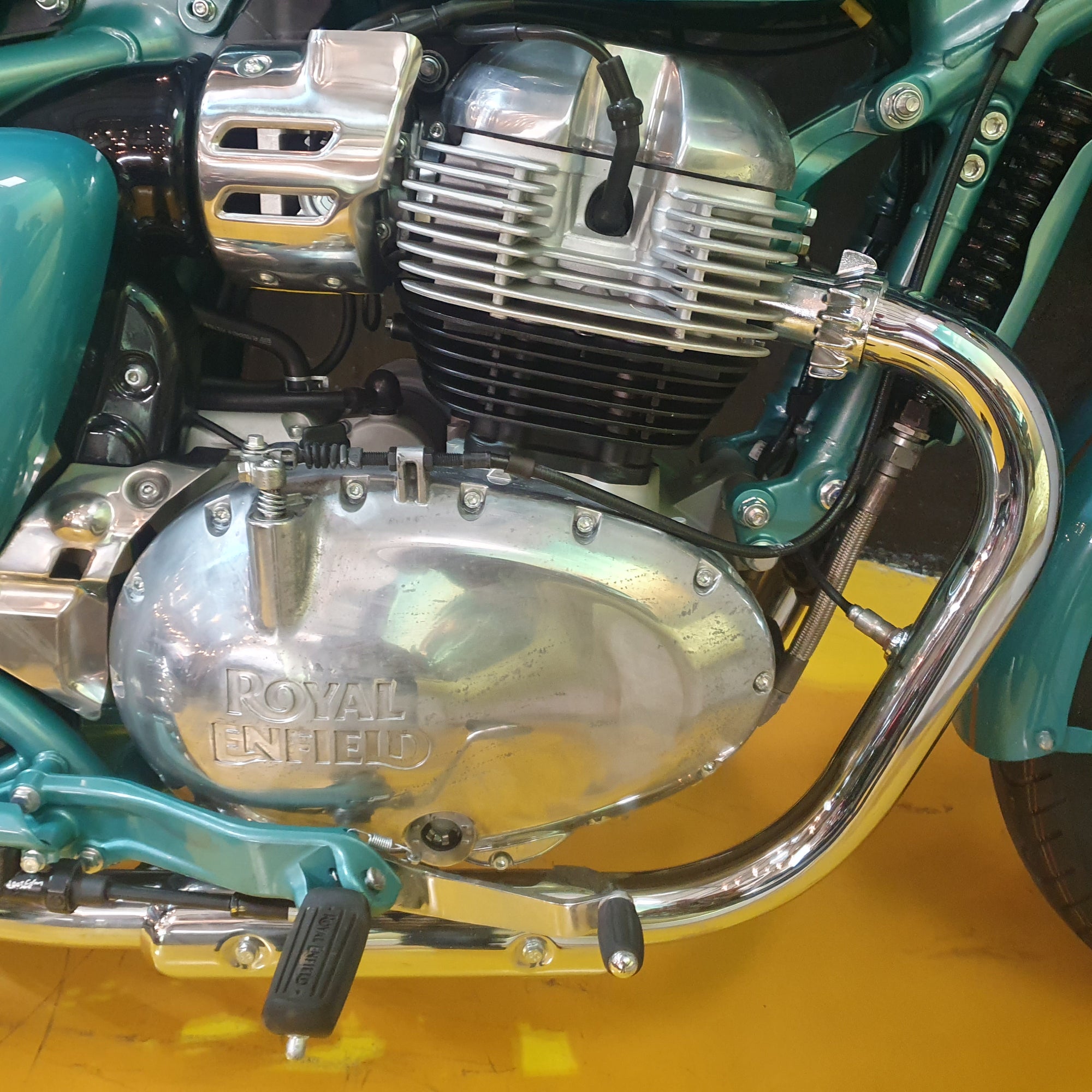 Royal Enfield 650 Classic - Teal Metallic - PreLoved