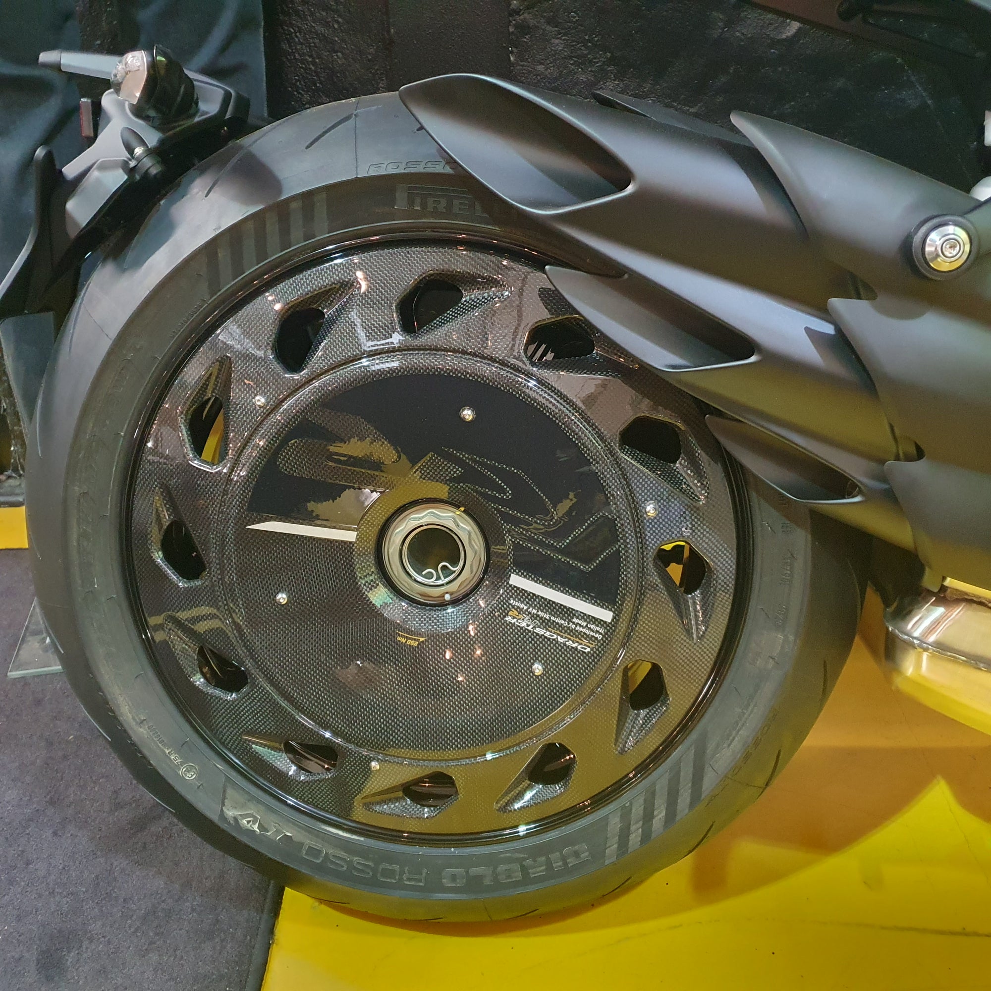 Dragster 800 RR - Carbon Black Ago Silver
