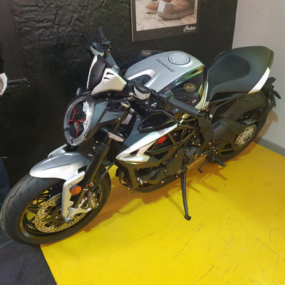 Dragster 800 RR - Carbon Black Ago Silver