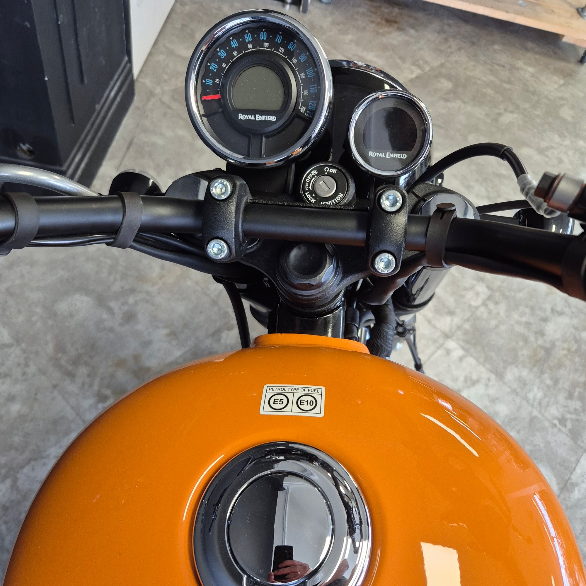 Royal Enfield Meteor 350 - Orange - Preloved