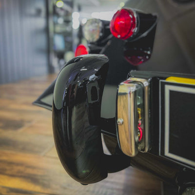 Morgan Plus 4 Traditional - Morgan Piano Black