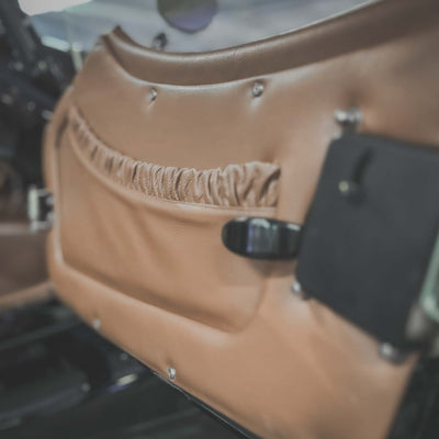 Morgan Plus 4 Traditional - Morgan Piano Black