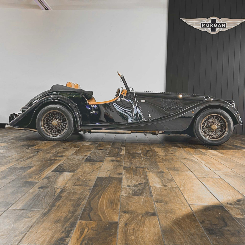Morgan Plus 4 Traditional - Morgan Piano Black