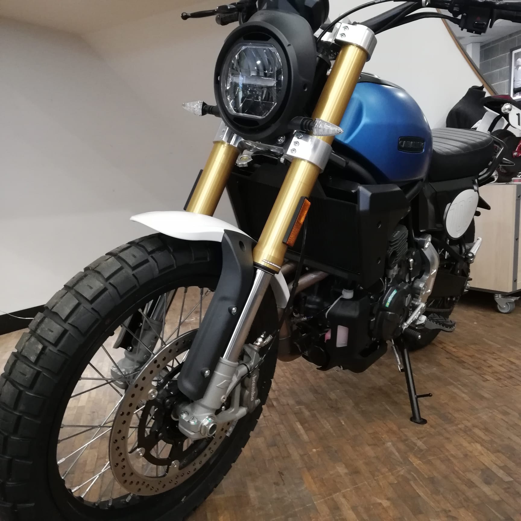 FANTIC SC700 SCRAMBLER - Matt Blue