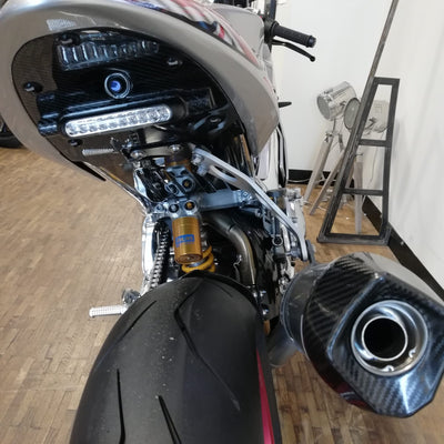 NORTON V4 SV - MANX SILVER