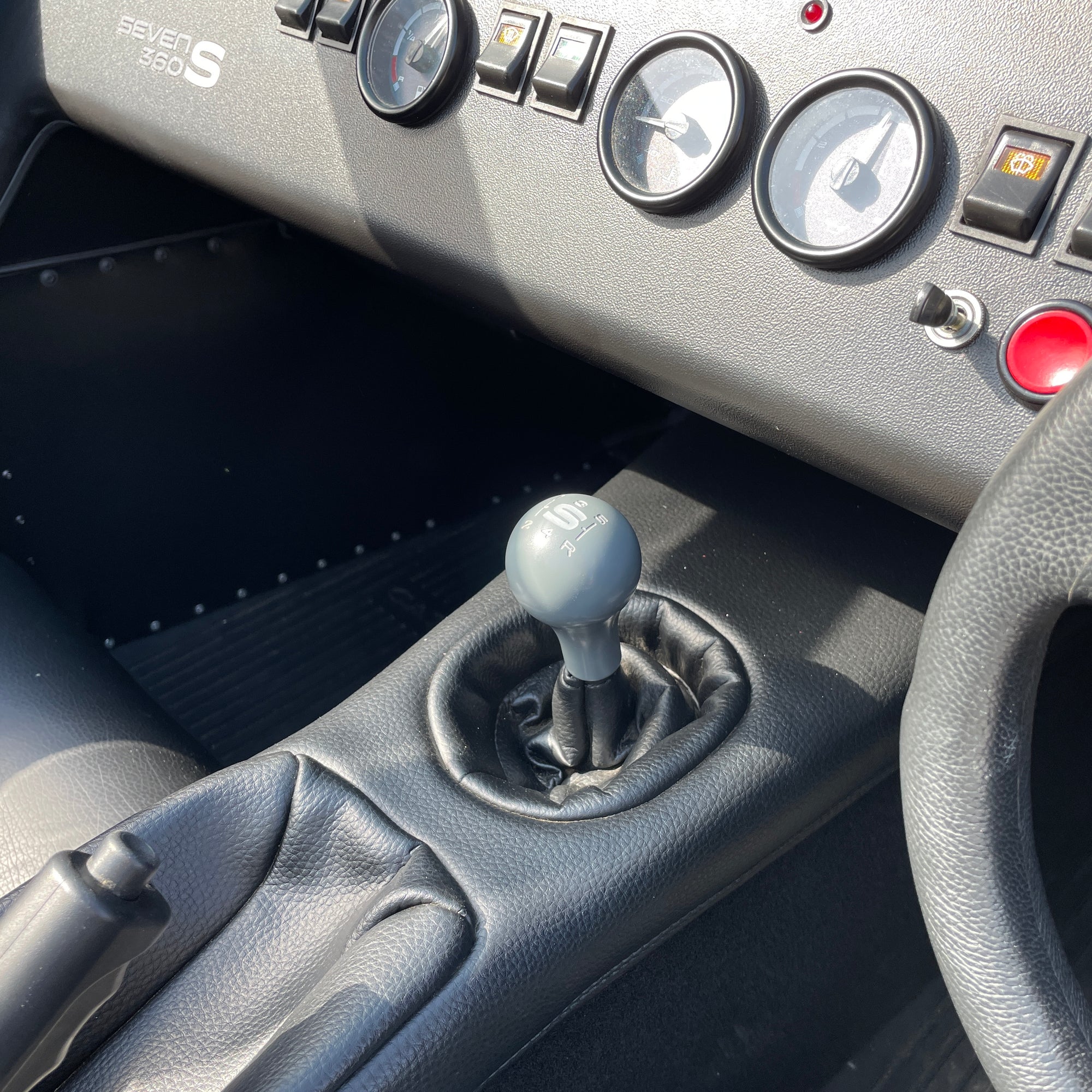 21/21 CATERHAM SEVEN 360S LARGE CHASSIS - AUDI BLUE WITH BLACK LEATHER