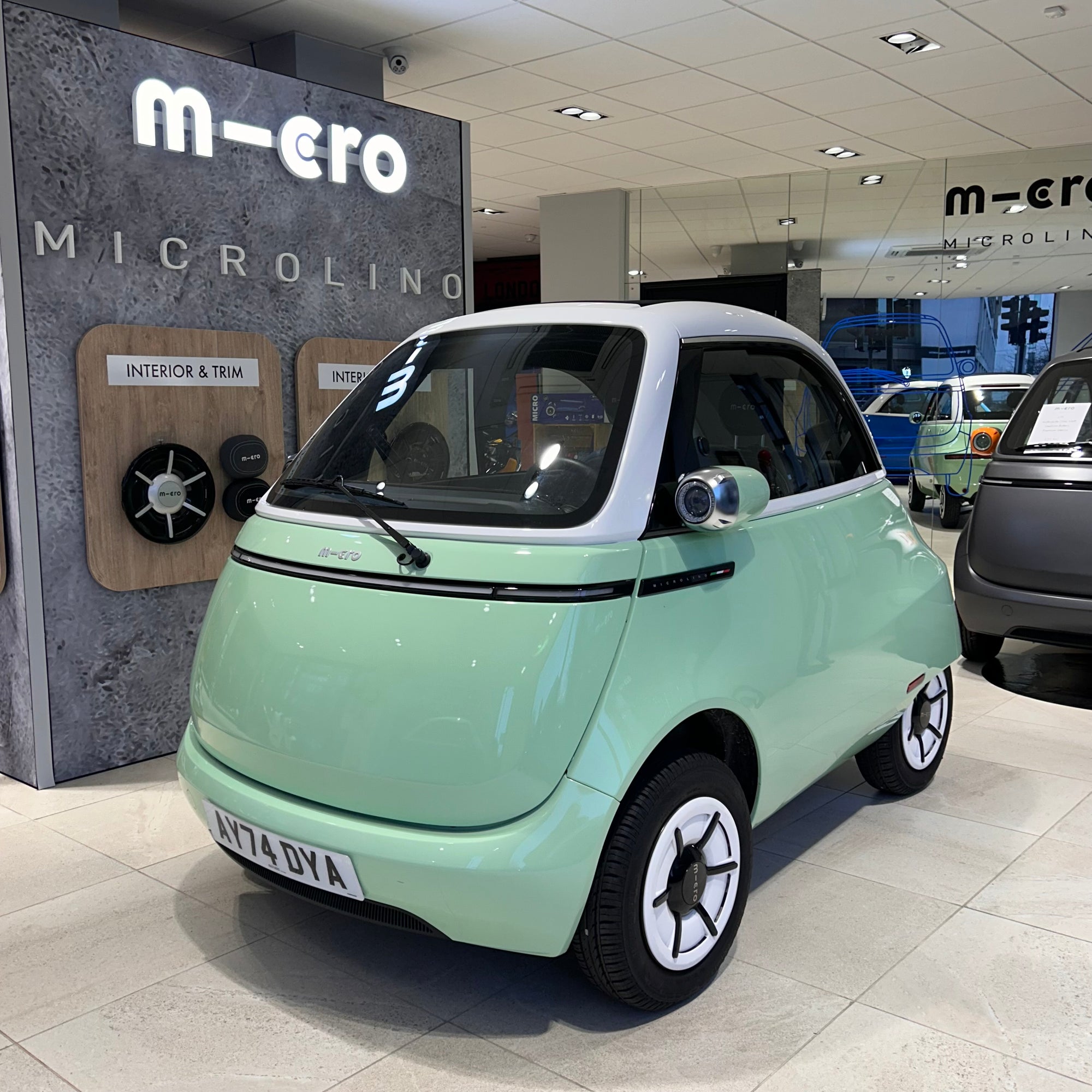 Microlino - Paris and White - PreLoved