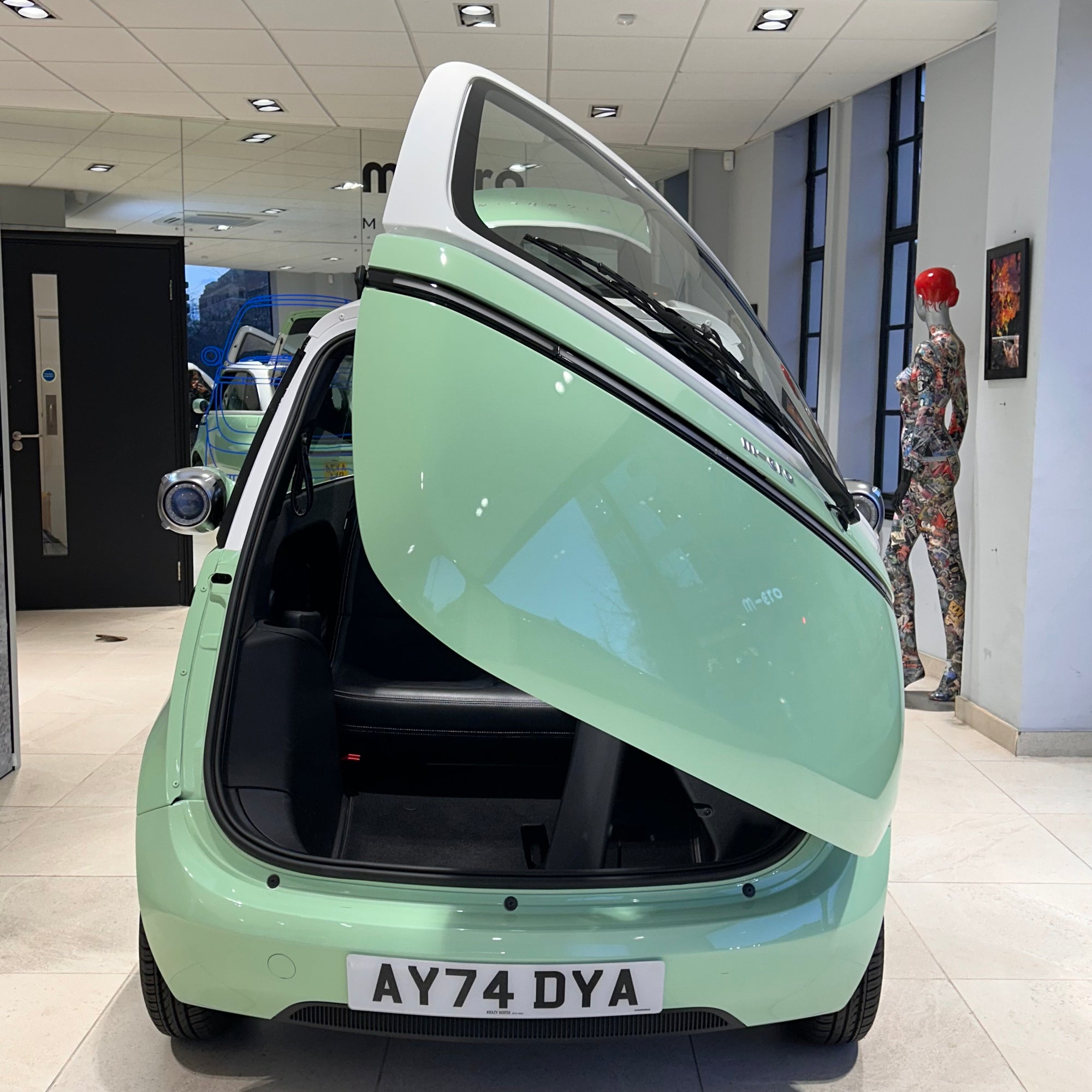 Microlino - Paris and White - PreLoved