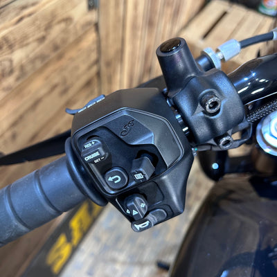 2026 INDIAN SCOUT 101 ’26 MODEL - CRYSTAL BLACK w/super graphite