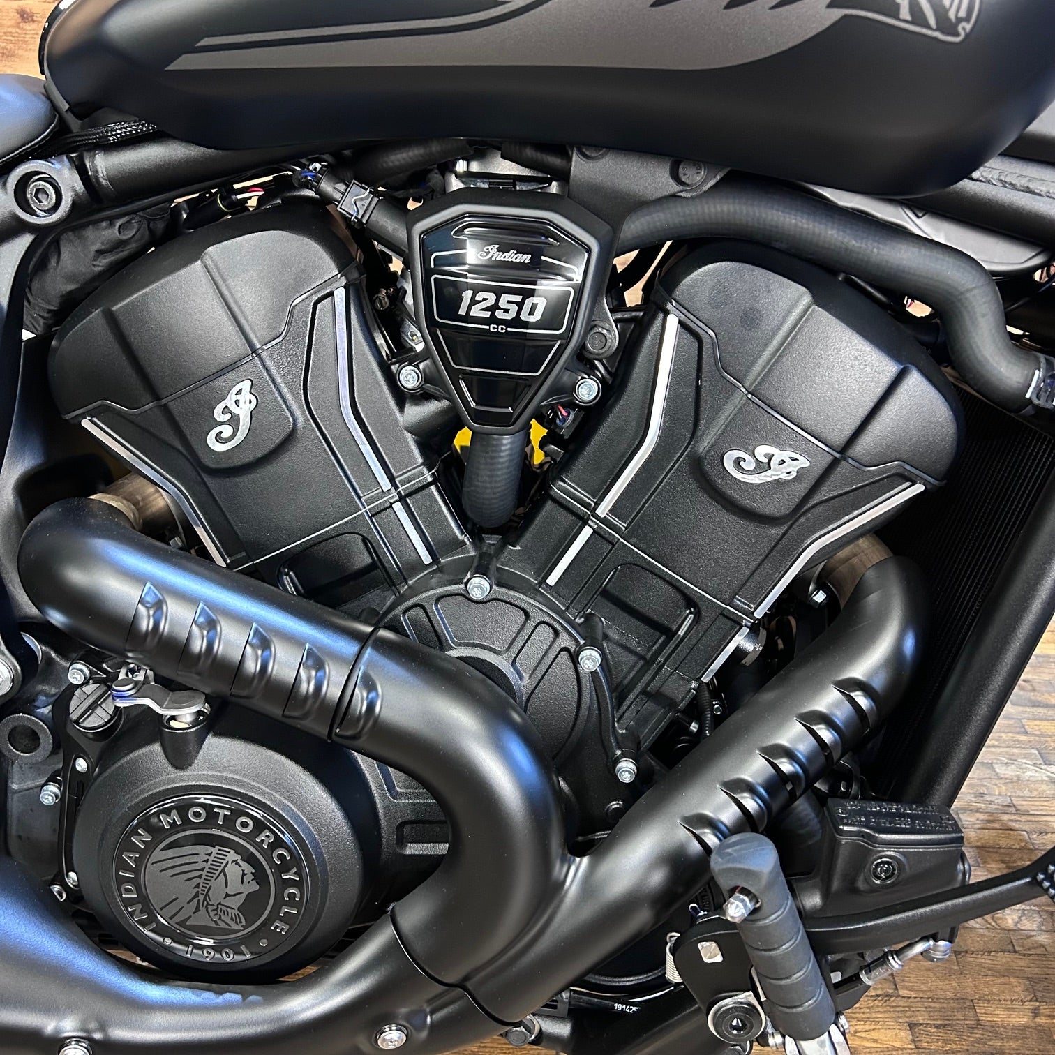 INDIAN SPORT SCOUT RT ’26 NEW MODEL - BLACK SMOKE