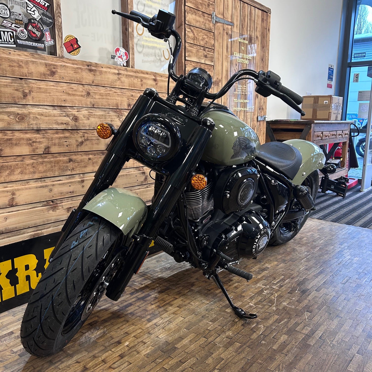 INDIAN CHIEF BOBBER DARKHORSE ’26 M/Y - MOSS GREEN