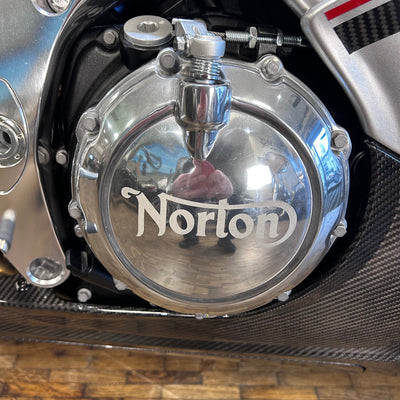 NORTON V4 SV - MANX SILVER