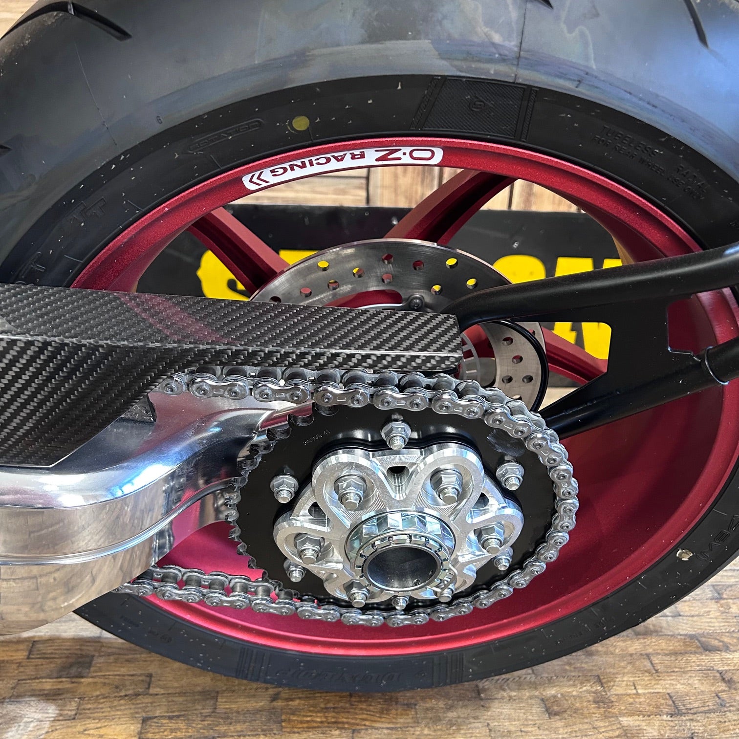 NORTON V4 SV - MANX SILVER