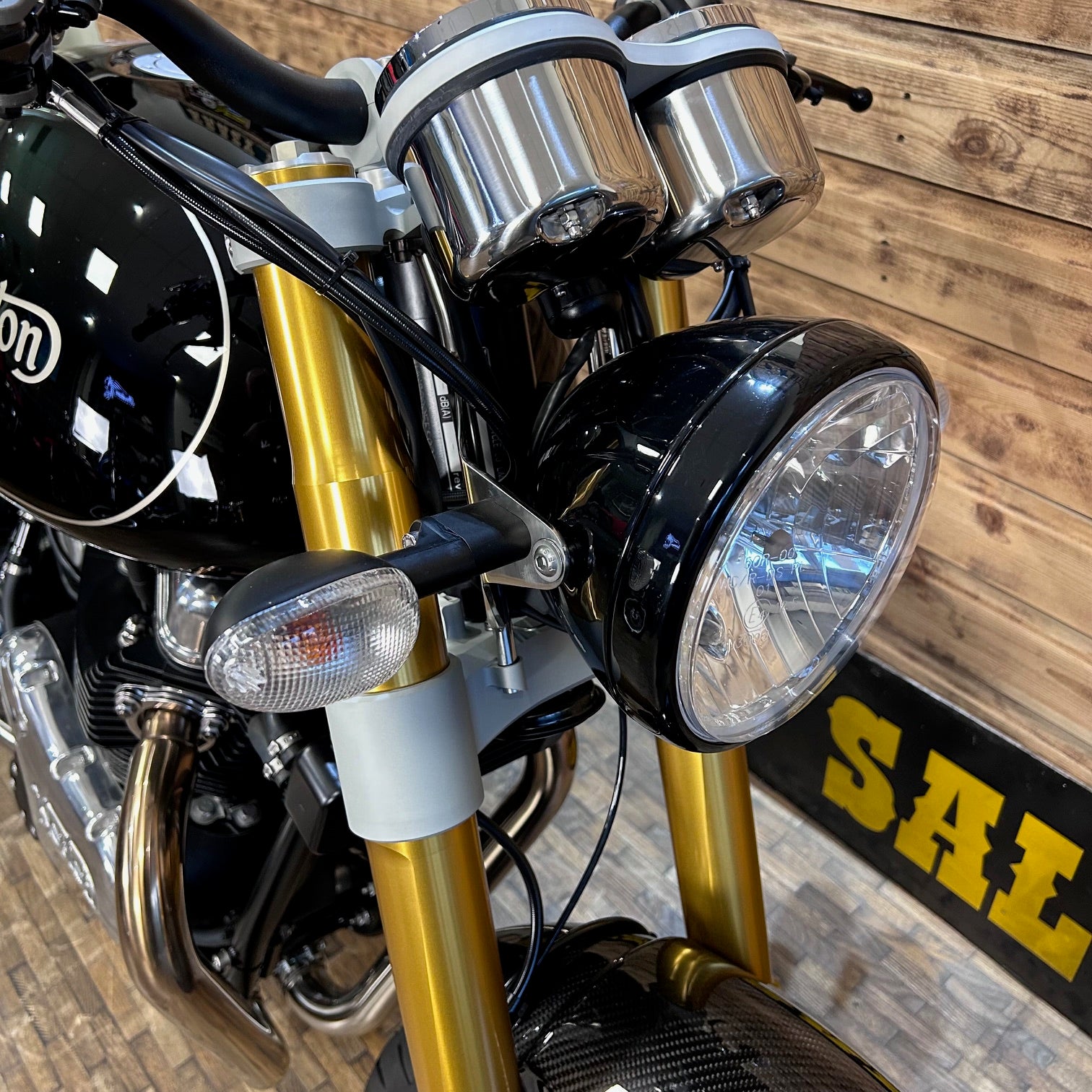 NORTON MOTORCYCLE 961SP - MATRIX BLACK