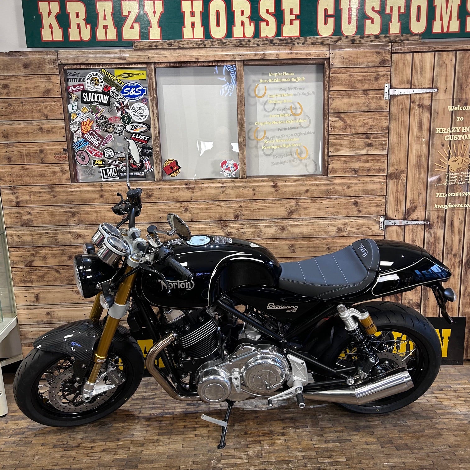 NORTON MOTORCYCLE 961SP - MATRIX BLACK