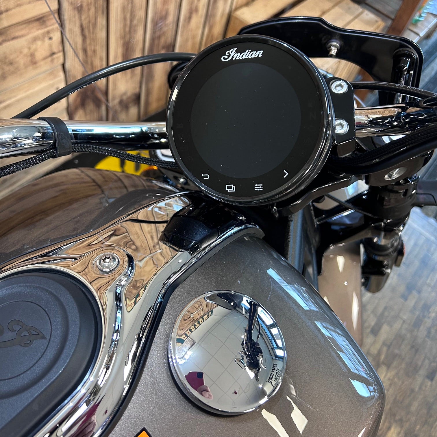 INDIAN SUPER SCOUT ‘26 - ZARA BRONZE