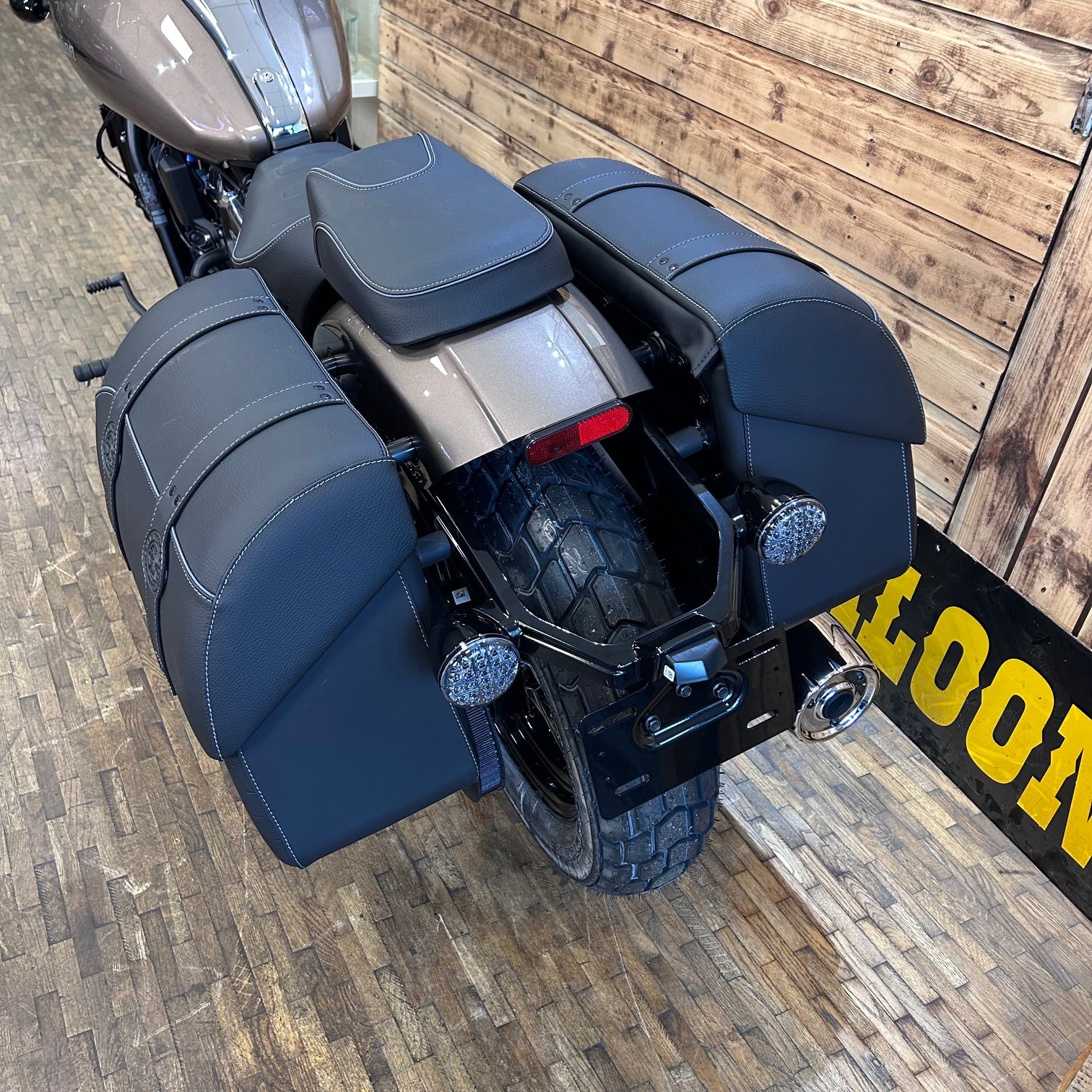 INDIAN SUPER SCOUT ‘26 - ZARA BRONZE