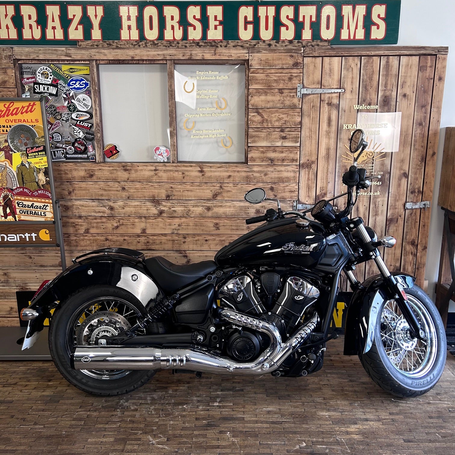 INDIAN SCOUT CLASSIC - METALLIC BLACK - PreLoved