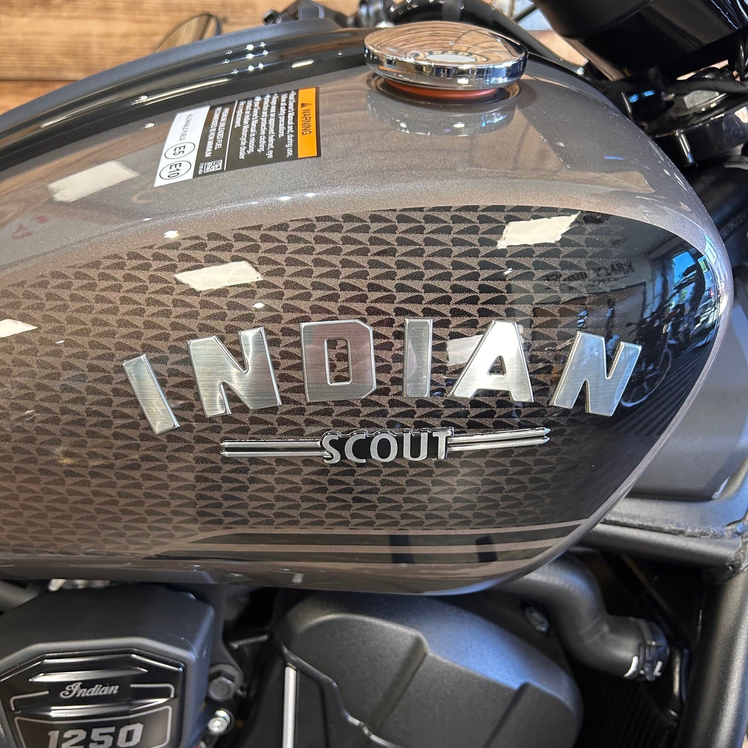 INDIAN SCOUT 25 MODEL Ltd + Tech - NARA BRONZE - PreLoved