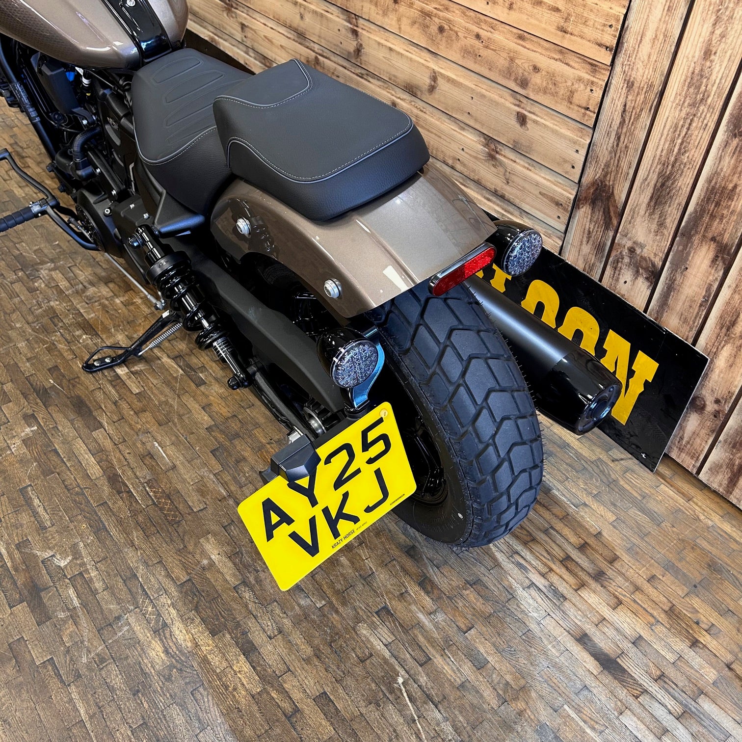 INDIAN SCOUT 25 MODEL Ltd + Tech - NARA BRONZE - PreLoved