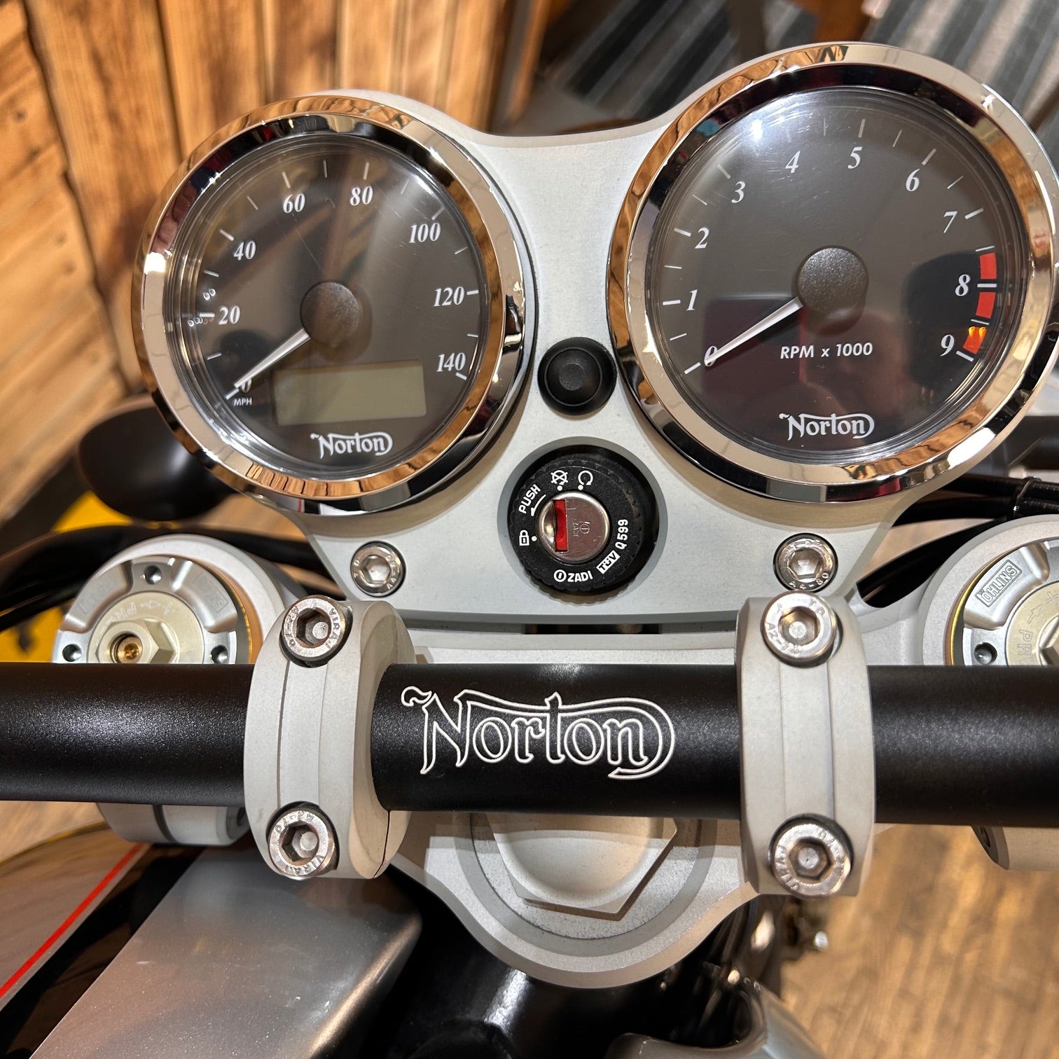 NORTON 961 SP - MANX SILVER - PreLoved