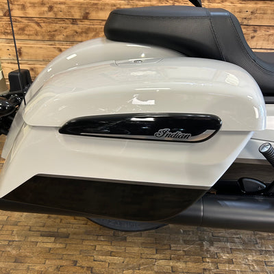 INDIAN CHIEFTAIN 2026 Power plus 112 - CHALK WITH BLACK METALLIC