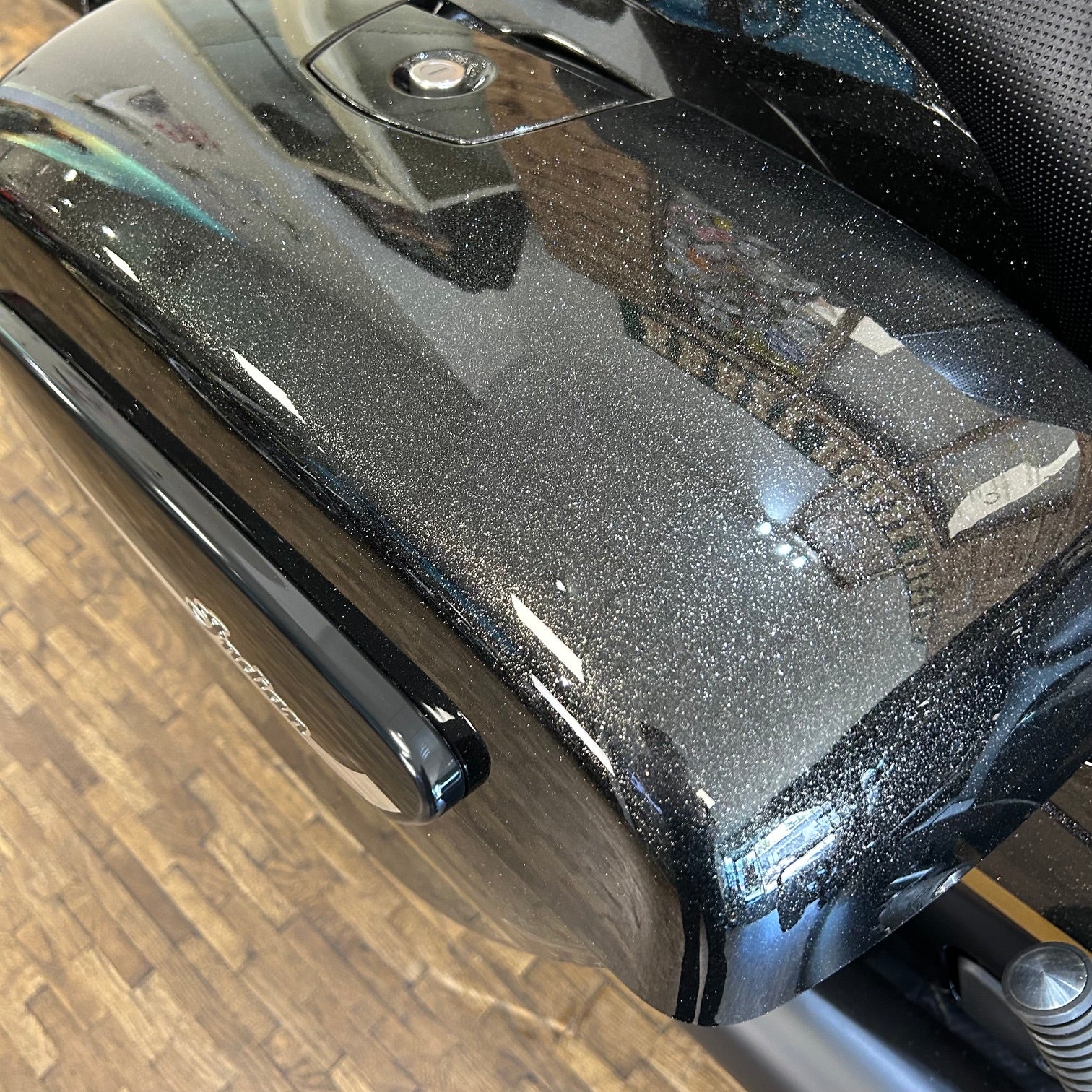 INDIAN CHIEFTAIN 2026 Power plus 112 - Black Crystal with Black Metallic and Championship Gold Accent