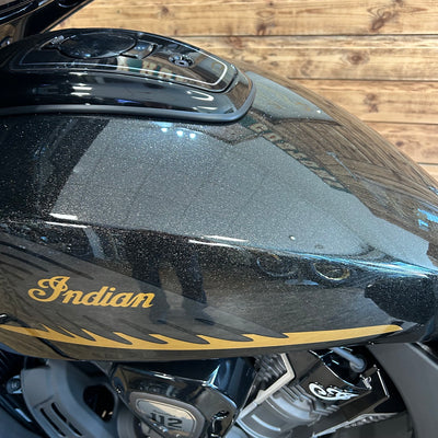 INDIAN CHIEFTAIN 2026 Power plus 112 - Black Crystal with Black Metallic and Championship Gold Accent