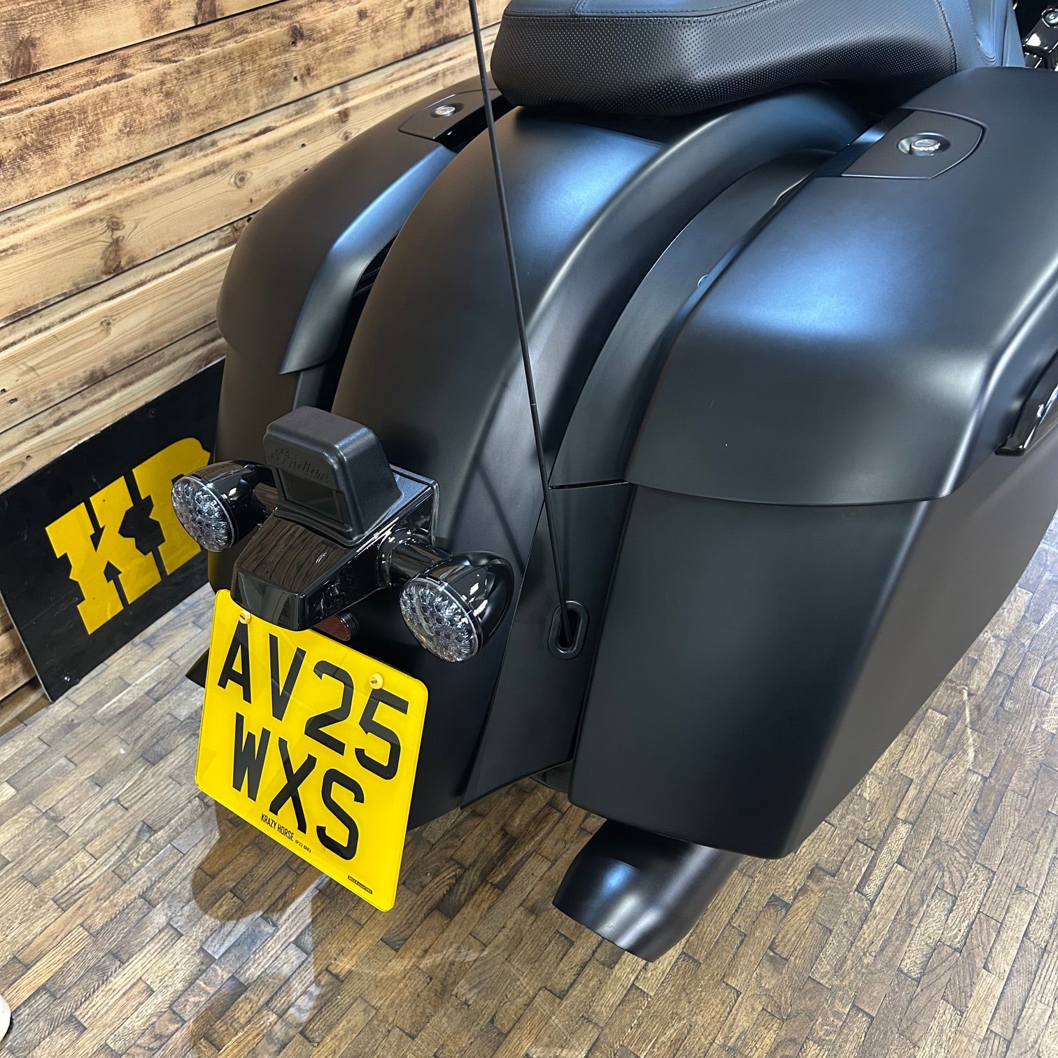 INDIAN CHIEFTAIN112 POWER PLUS - BLACK SMOKE - PRELOVED