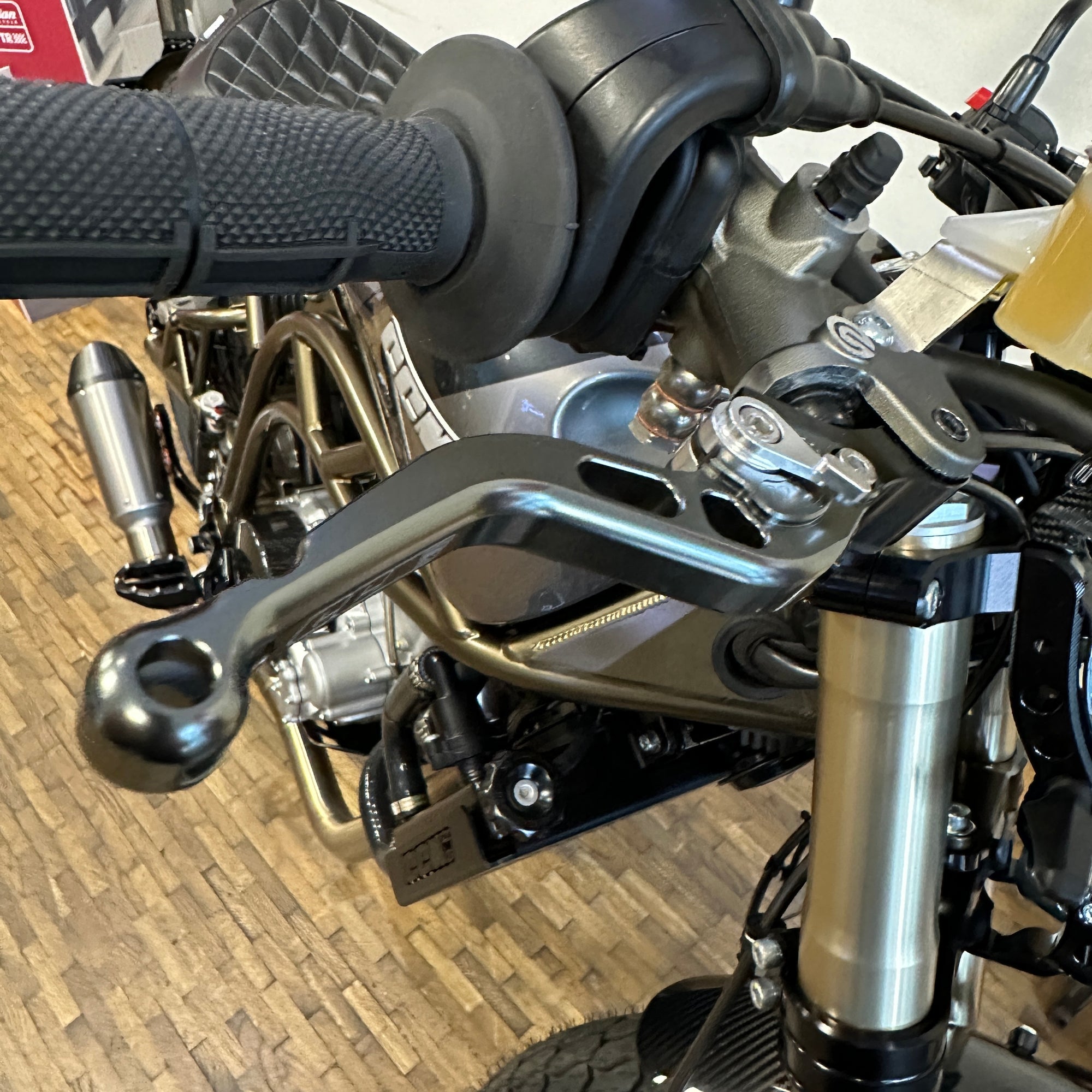 2024 CCM Roadster Ultimate Spec handle bars
