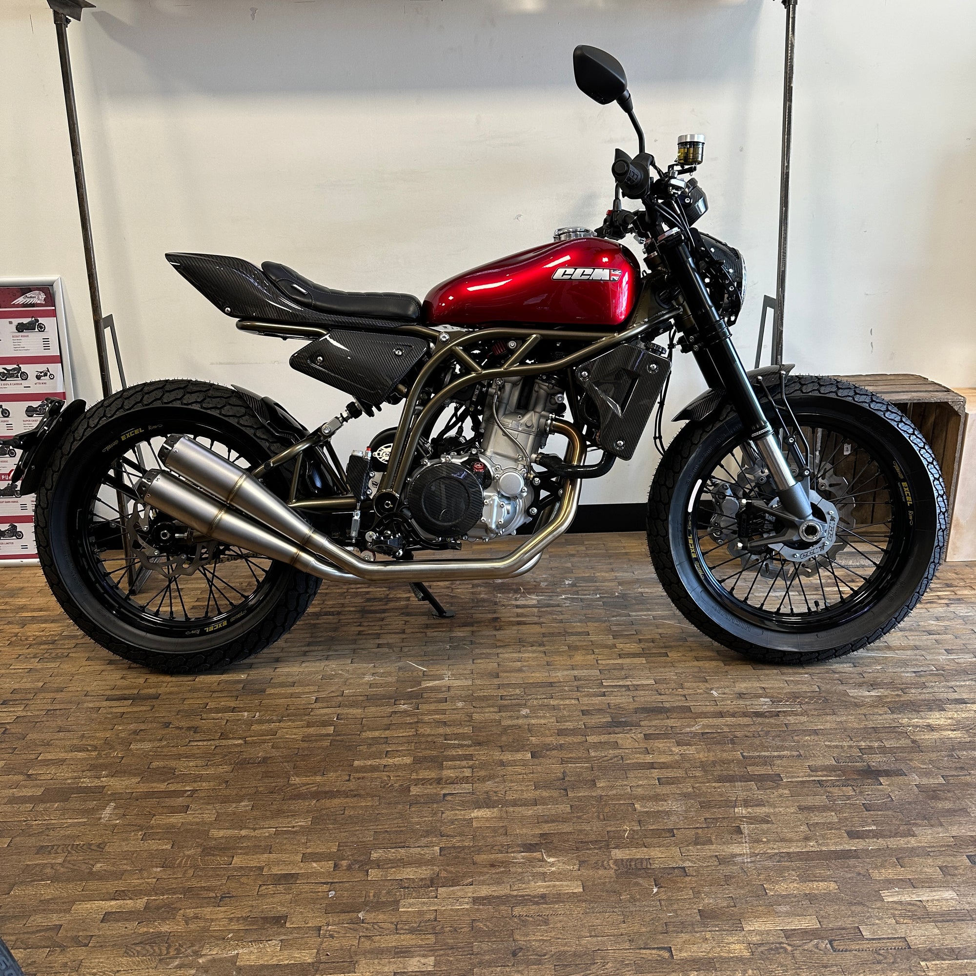 CCM TRACKER PREMIUM - MAGMA RED