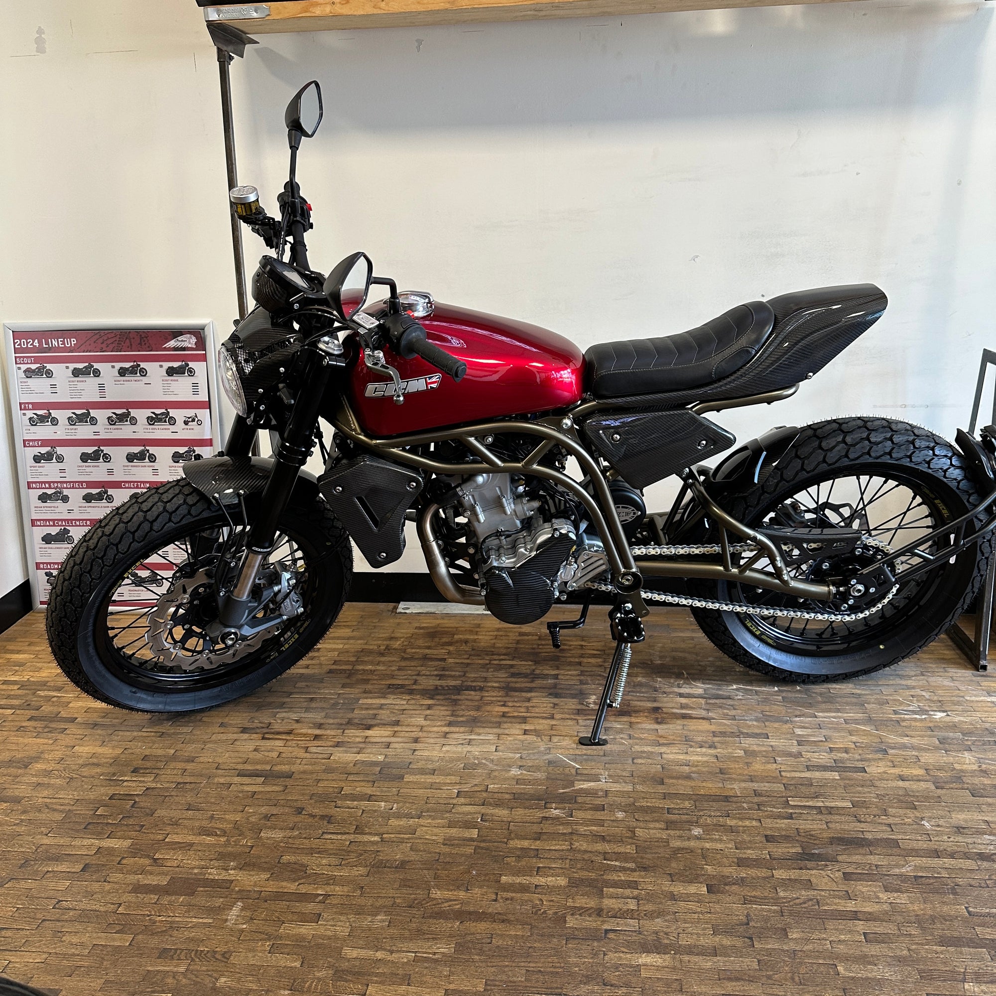 CCM TRACKER PREMIUM - MAGMA RED