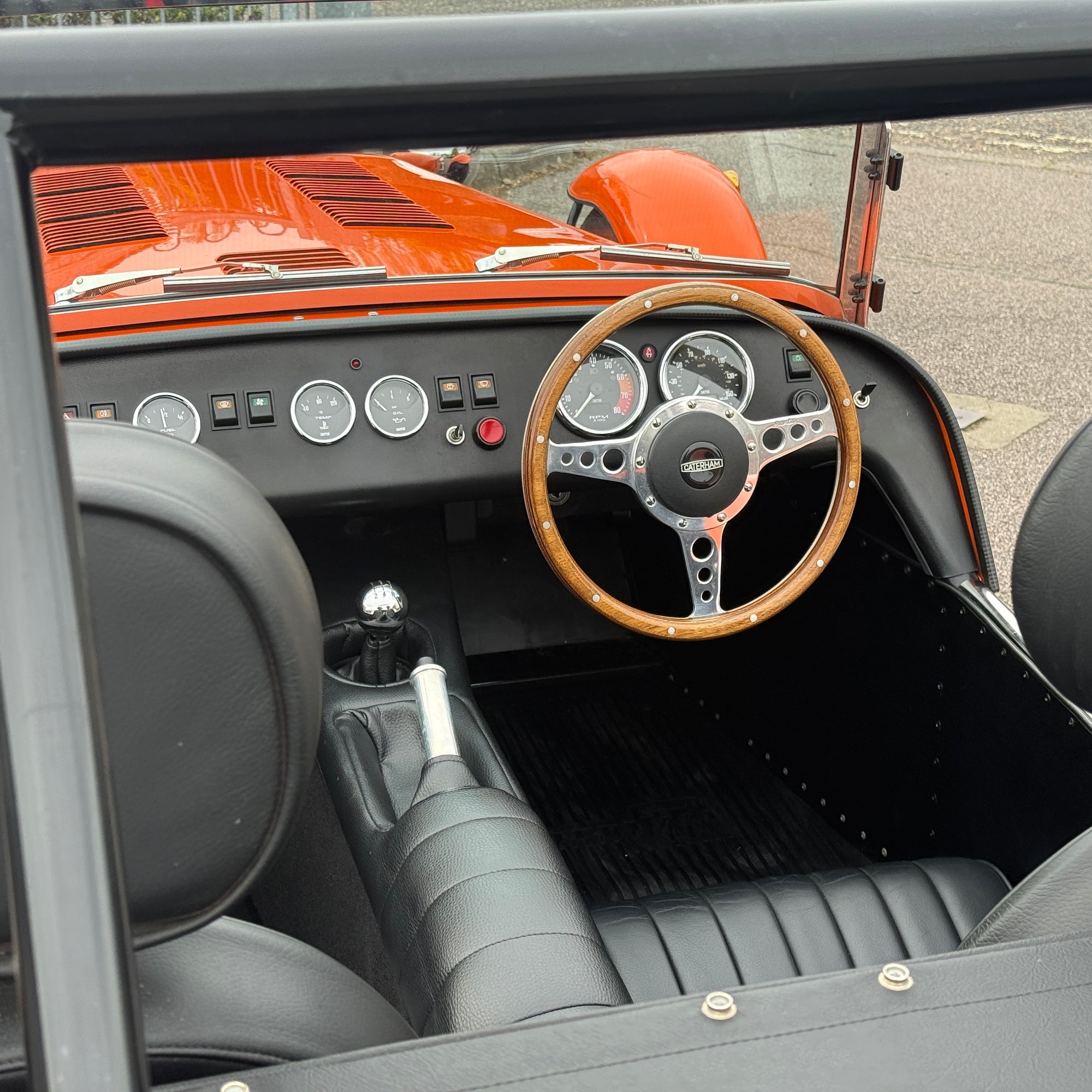 20/70 CATERHAM SUPER SEVEN 1600 LARGE CHASSIS - BURNT ORANGE WITH BLACK