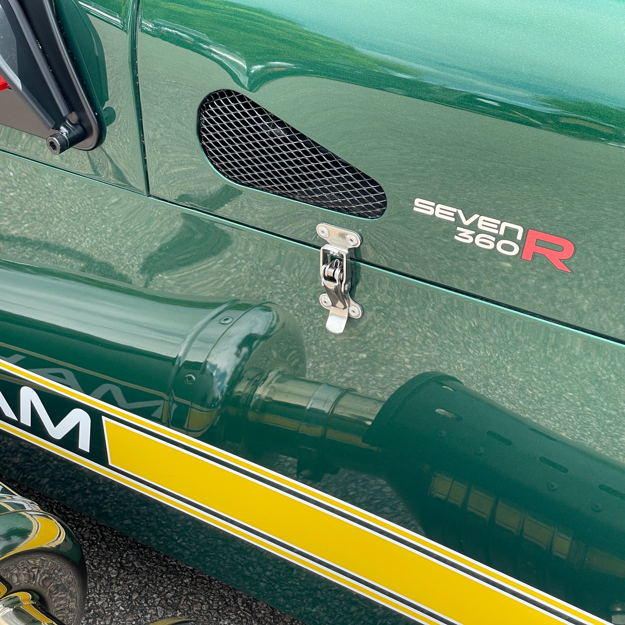 21/71 CATERHAM SEVEN 360R STANDARD CHASSIS - OLD F1 GREEN WITH BLACK LEATHER