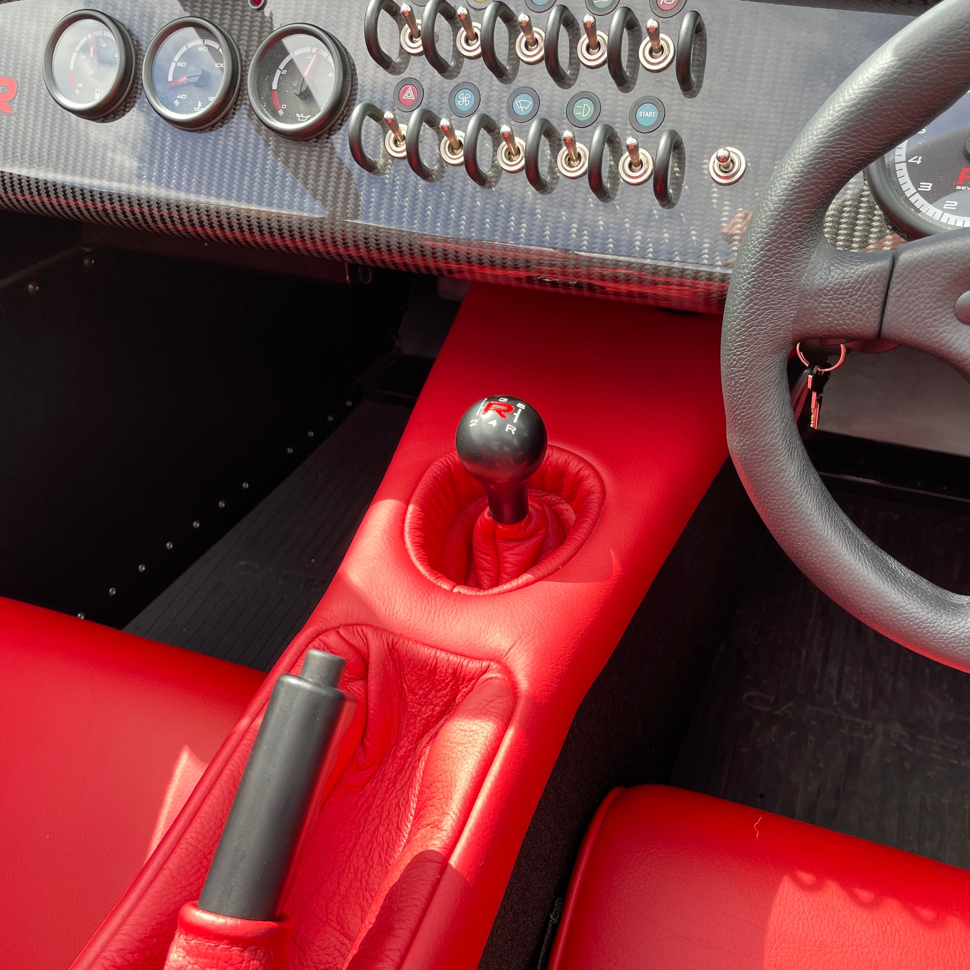 21/71 CATERHAM SEVEN 360R STANDARD CHASSIS - OLD F1 GREEN WITH BLACK LEATHER