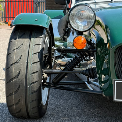 10/10 CATERHAM SEVEN ROADSPORT LARGE CHASSIS - GREEN ALUMINIUM WITH BLACK LEATHER