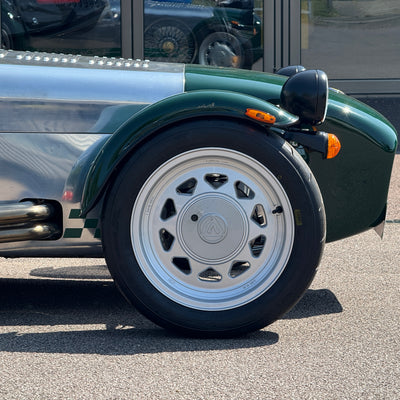 10/10 CATERHAM SEVEN ROADSPORT LARGE CHASSIS - GREEN ALUMINIUM WITH BLACK LEATHER