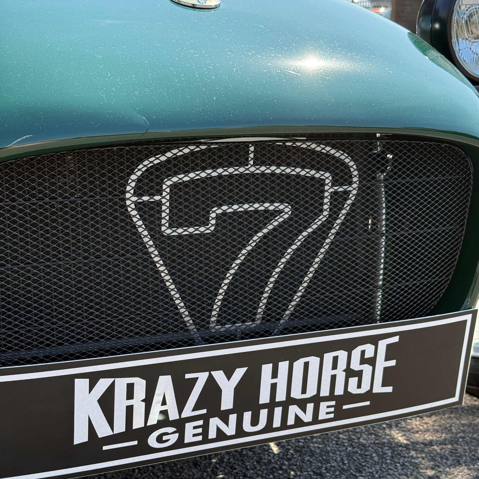 10/10 CATERHAM SEVEN ROADSPORT LARGE CHASSIS - GREEN ALUMINIUM WITH BLACK LEATHER