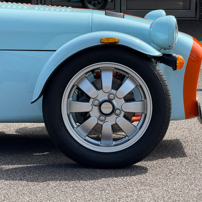 24/24 CATERHAM 170S - GULF BLUE WITH BLACK