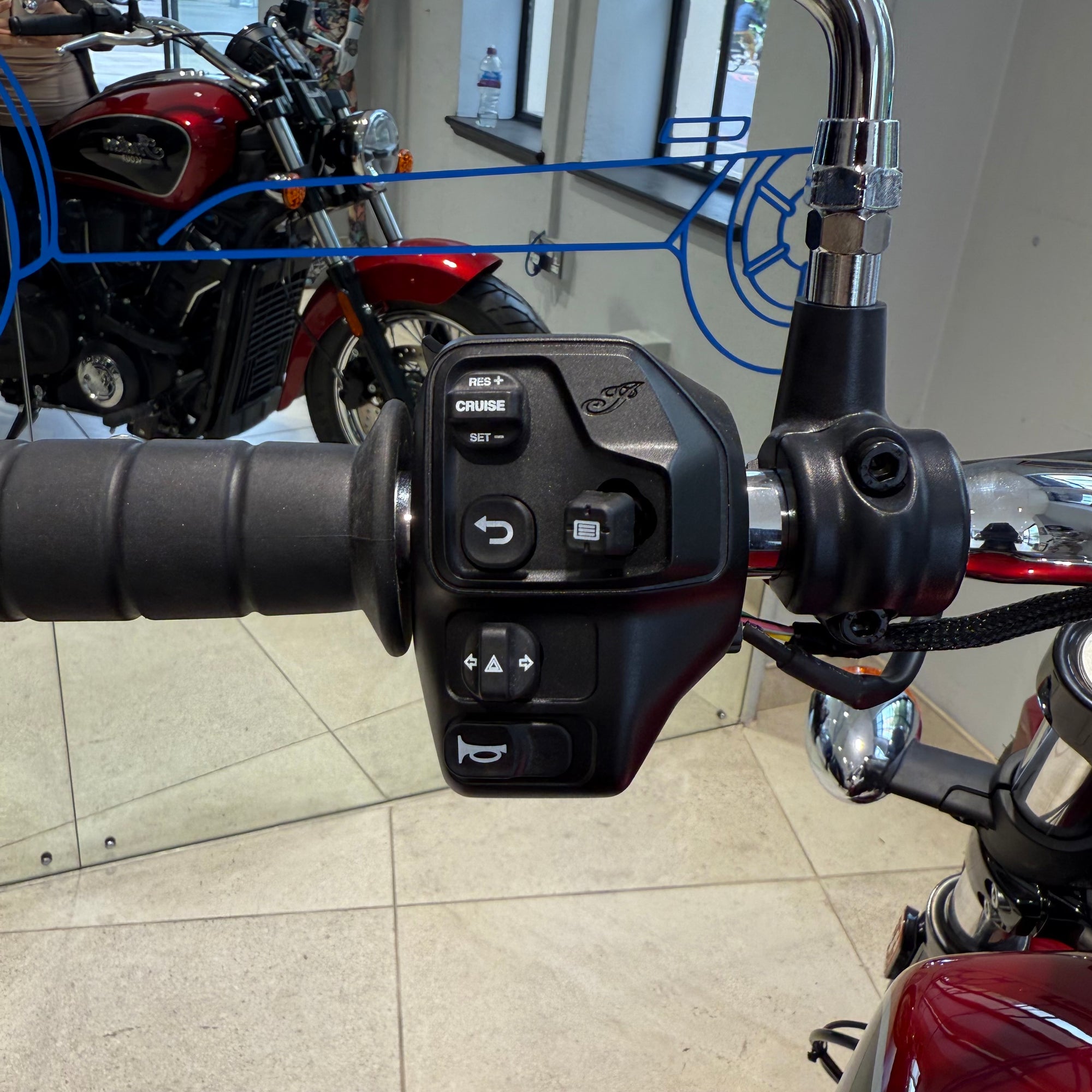 2025 Indian Scout Classic Limited +Tech - Sunset Red Metallic