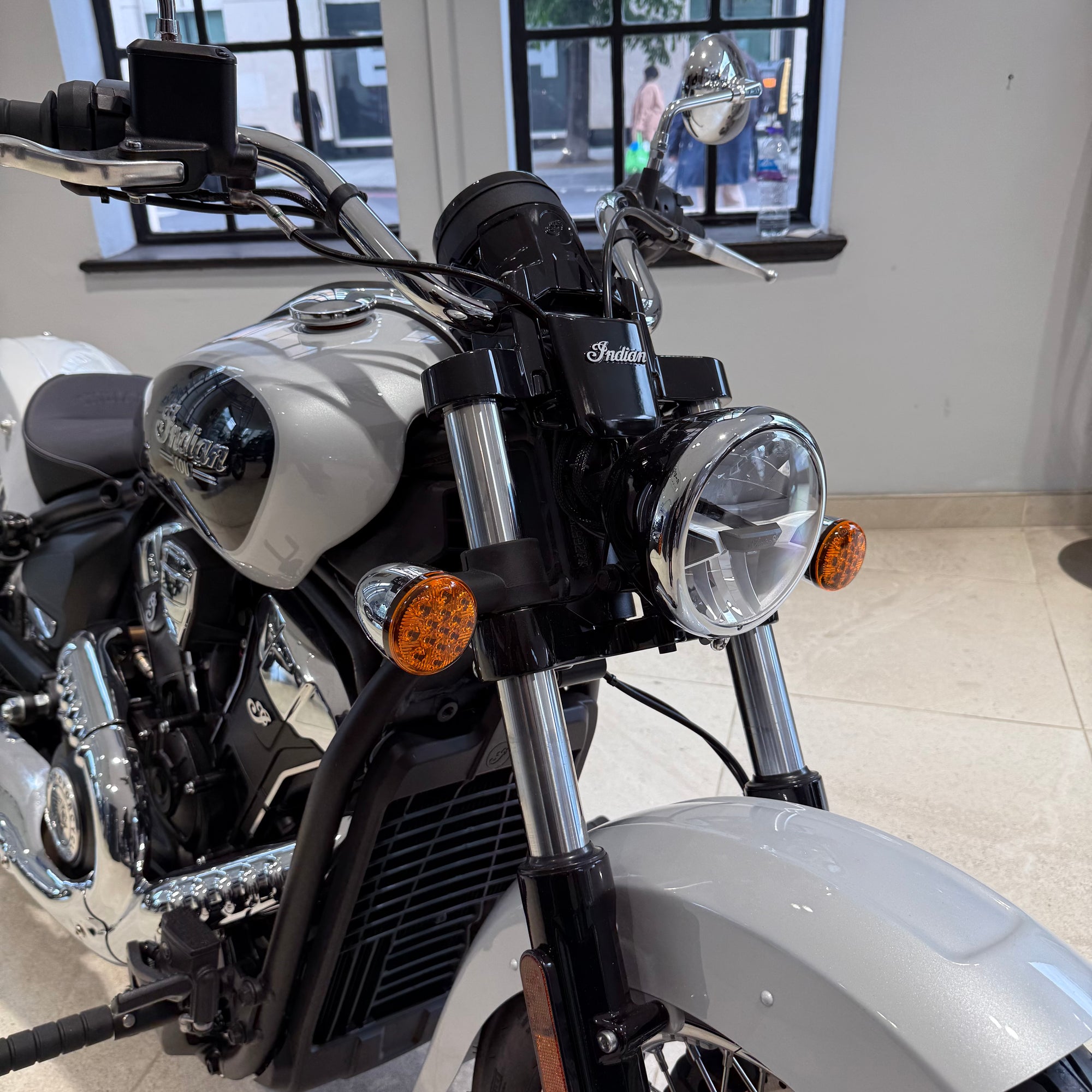 2025 Indian Scout Classic Limited +Tech - Ghost White Metallic