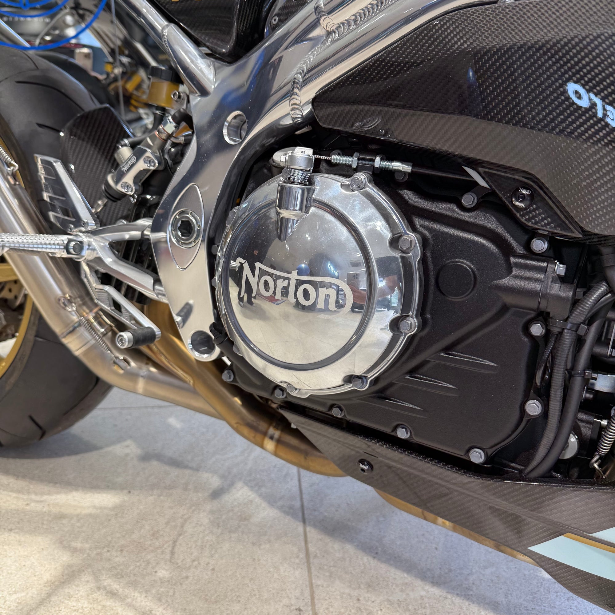 2025 Norton V4CR Carbon - Carbon Fibre / Black