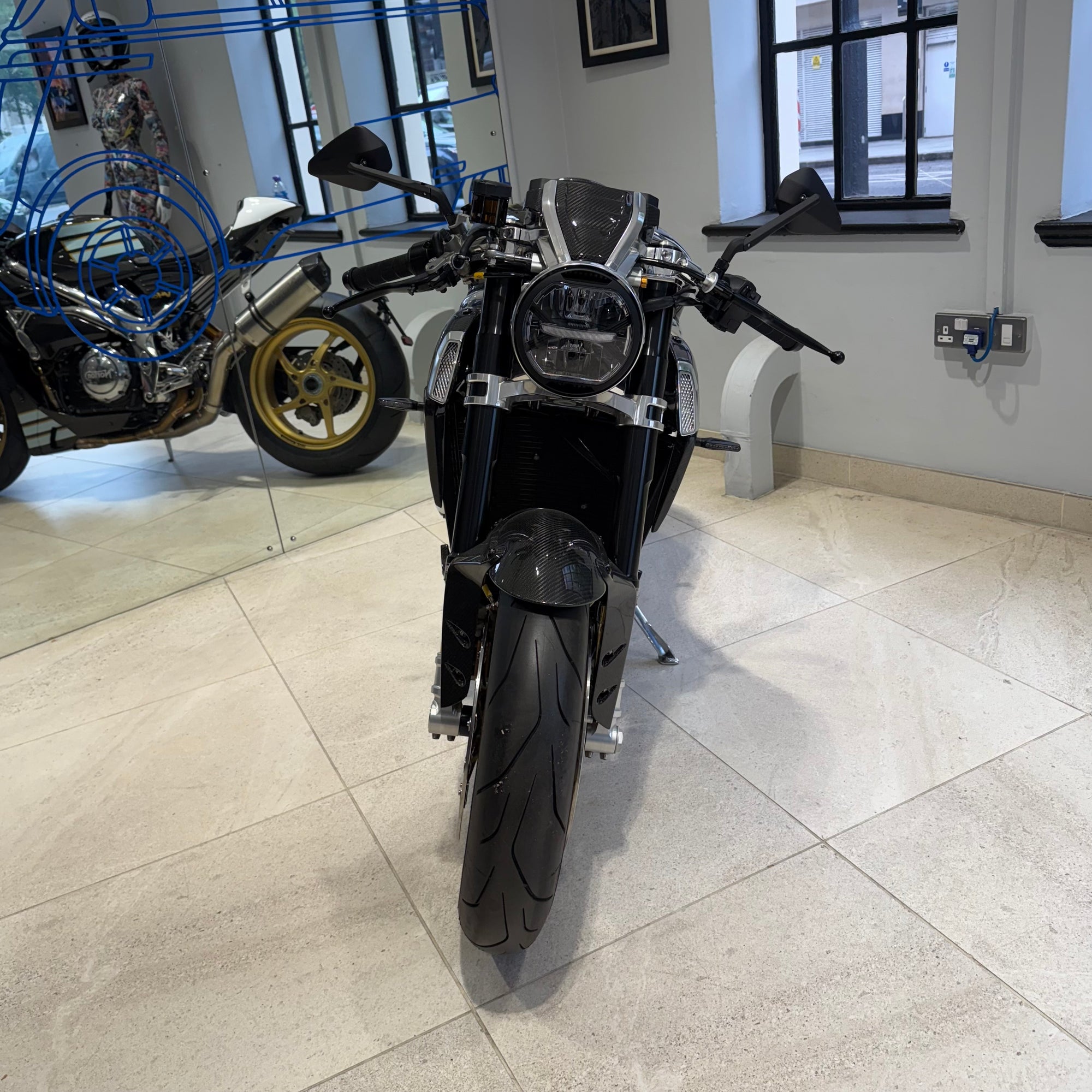2025 Norton V4CR Carbon - Carbon Fibre / Black