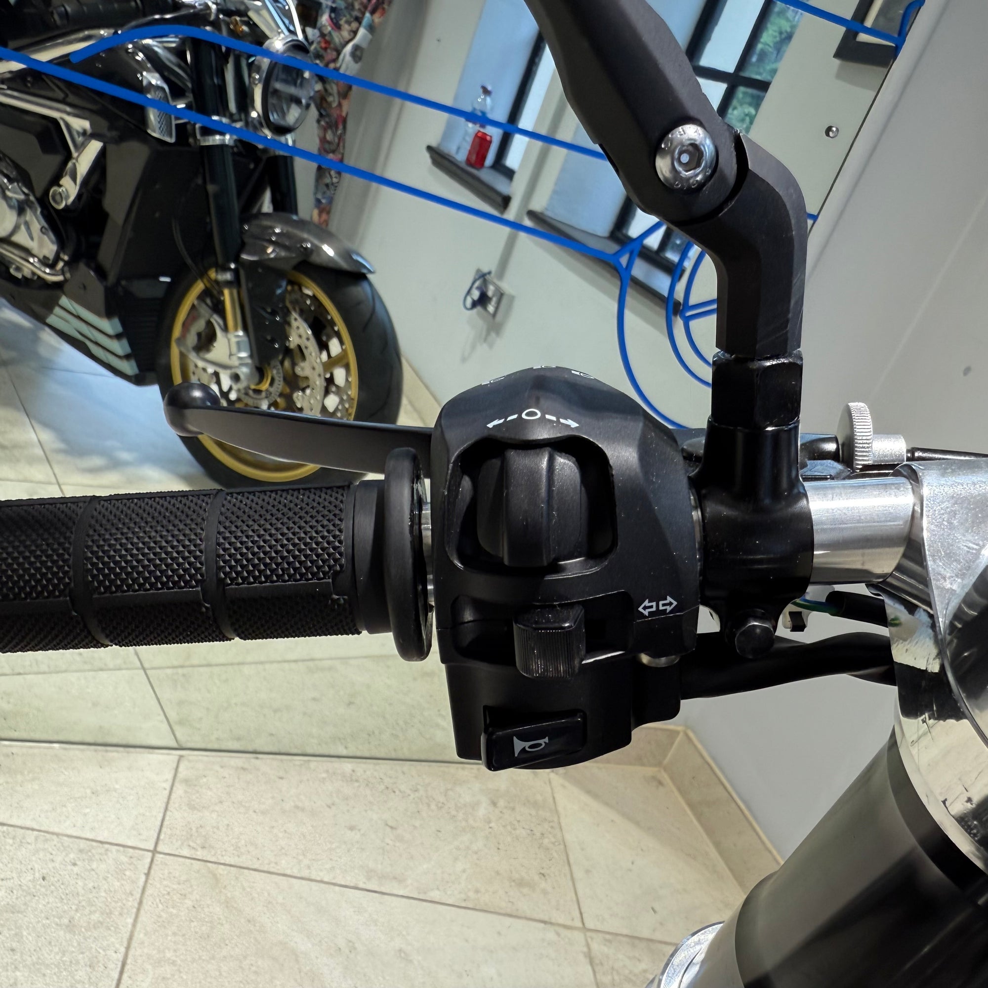 2025 Norton V4CR Carbon - Carbon Fibre / Black