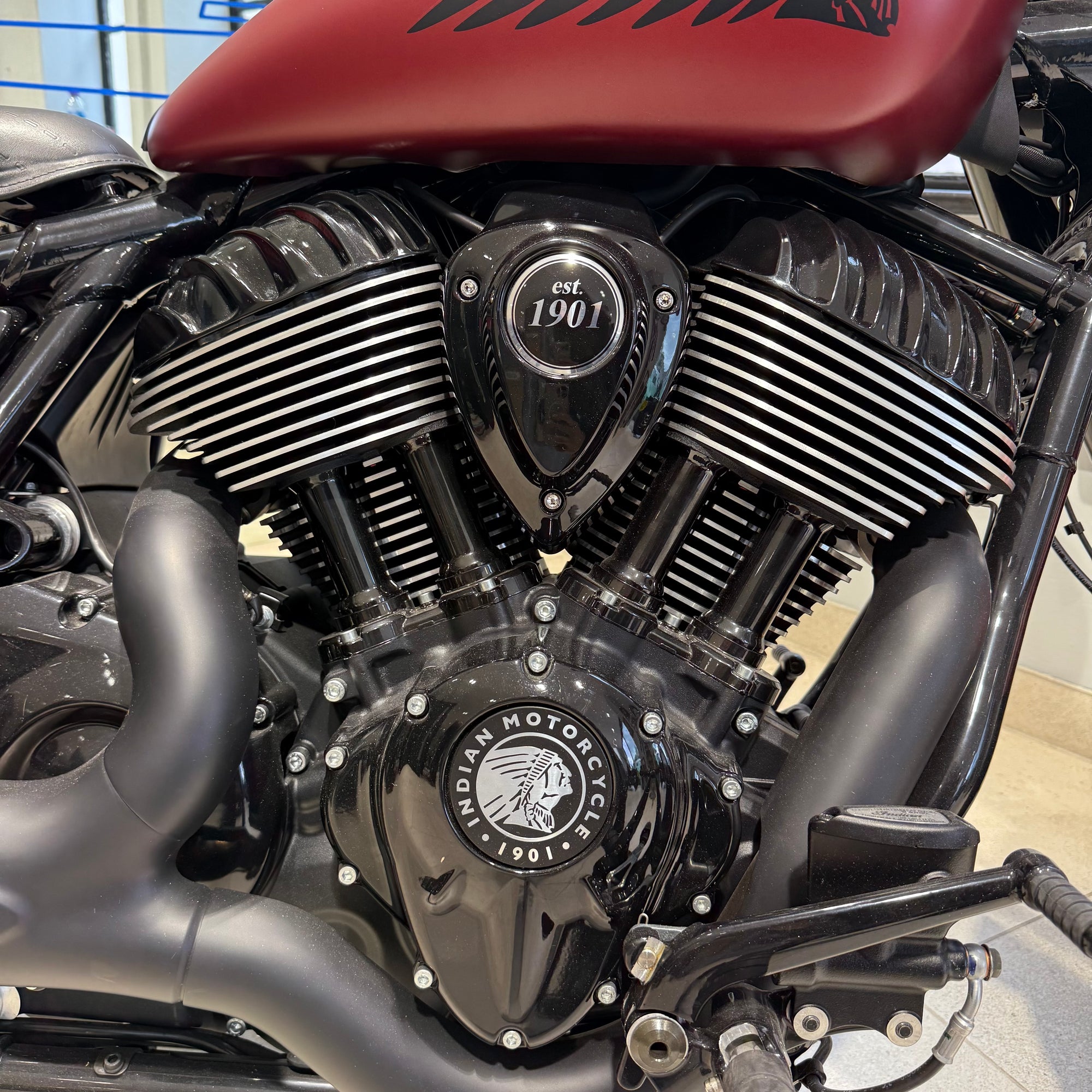 Indian Chief Bobber Dark Horse - Copper Smoke