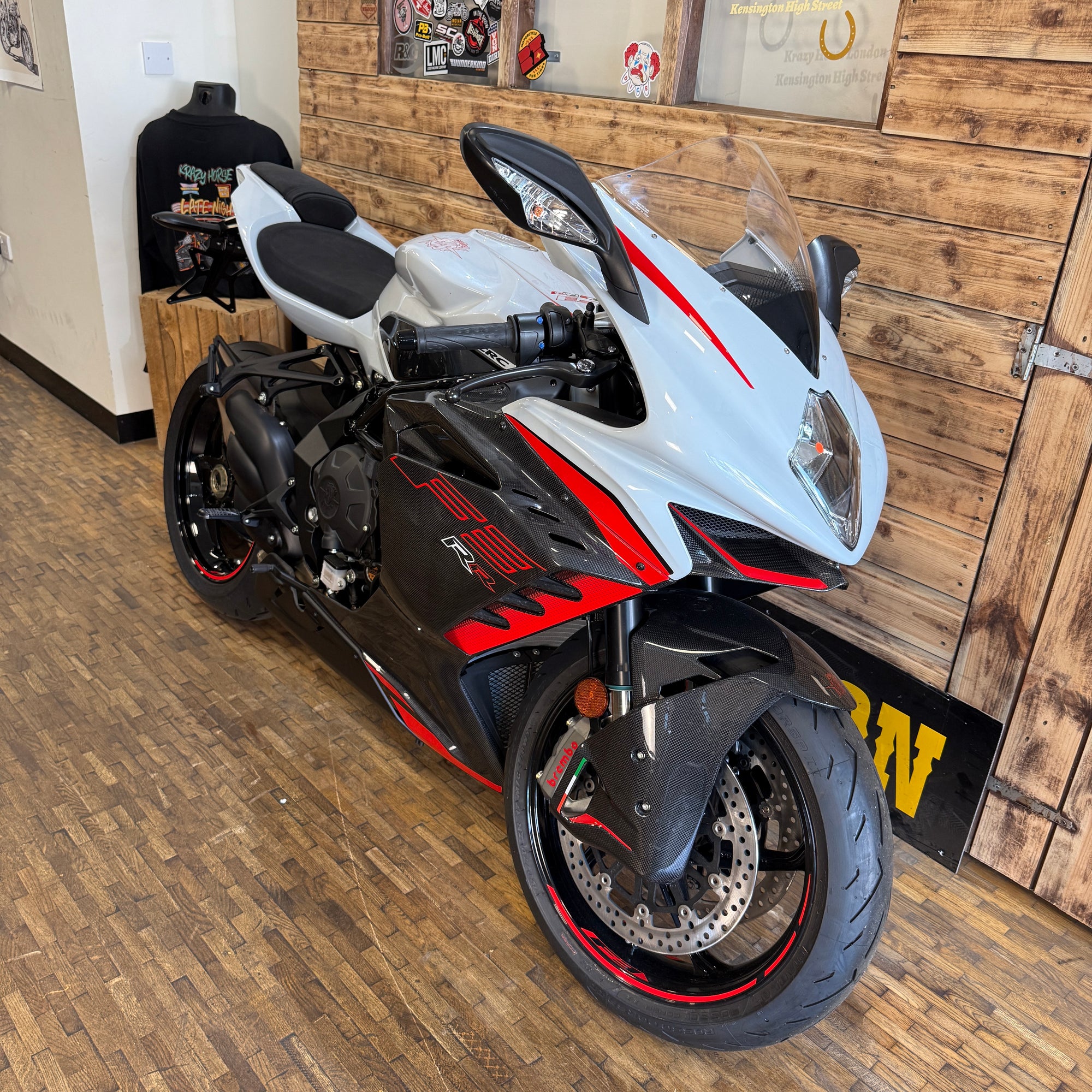 MV Agusta F3 800 RR - SURREAL WHITE/MAMBA RED