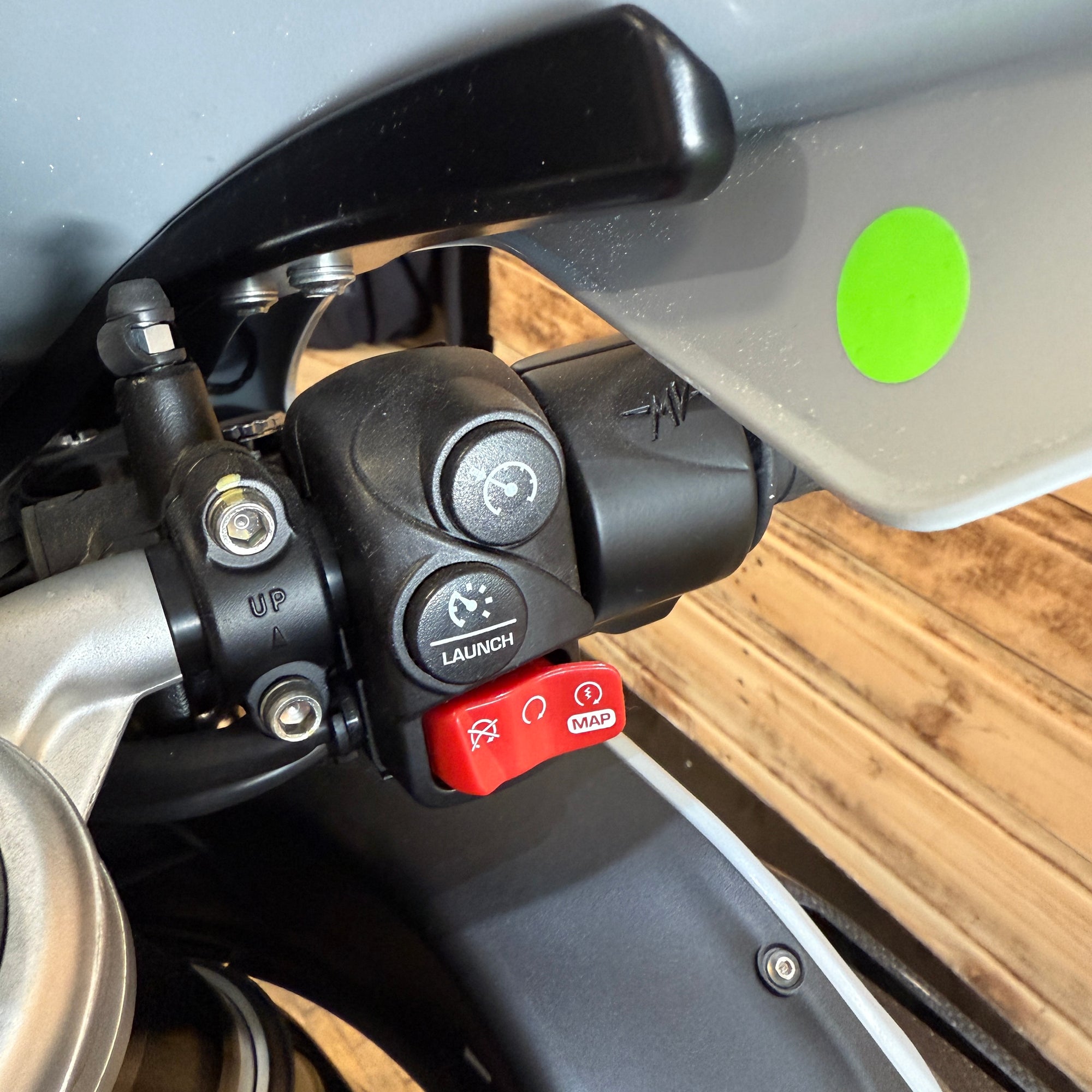 MV Agusta F3 800 RR - SURREAL WHITE/MAMBA RED